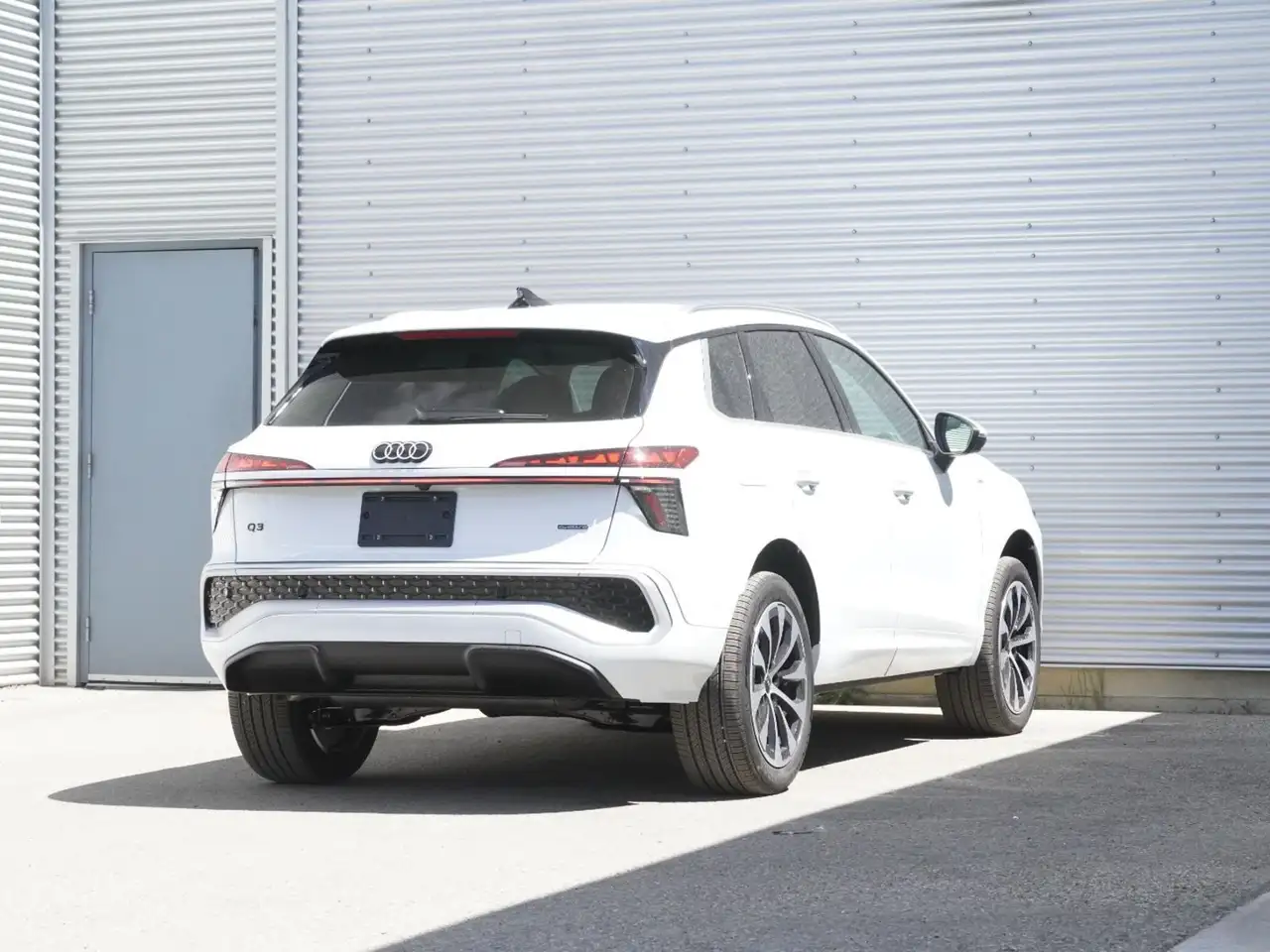 Audi Q3 photo Audi Q3
