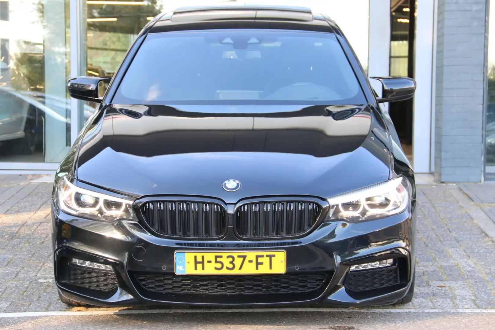 BMW 530 5-serie 530i High Executive M-PAKKET SCHUIFDAK Schwarz - 2