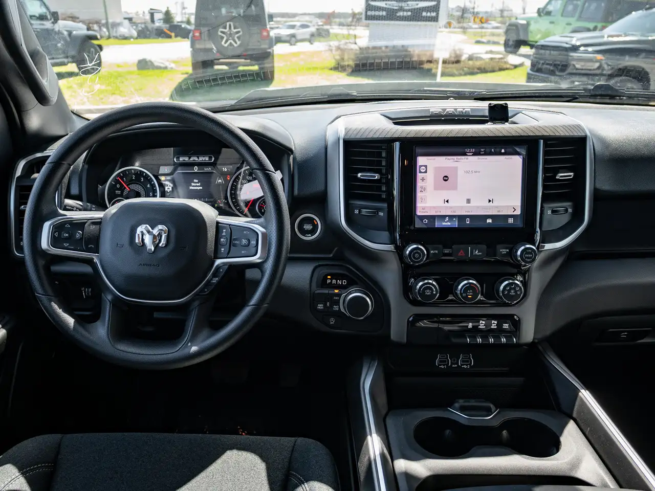 RAM 1500 снимка RAM 1500