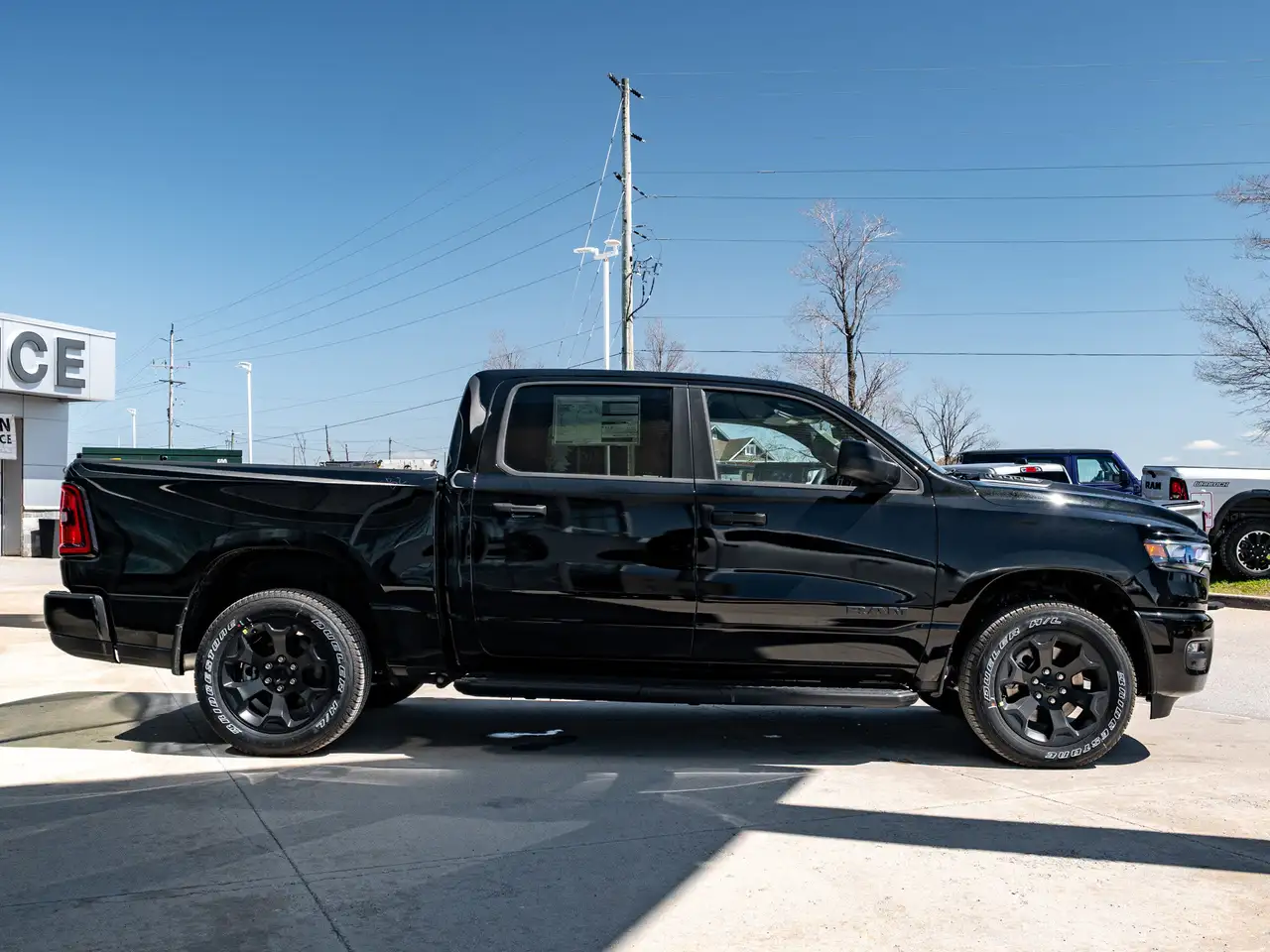 RAM 1500 снимка RAM 1500