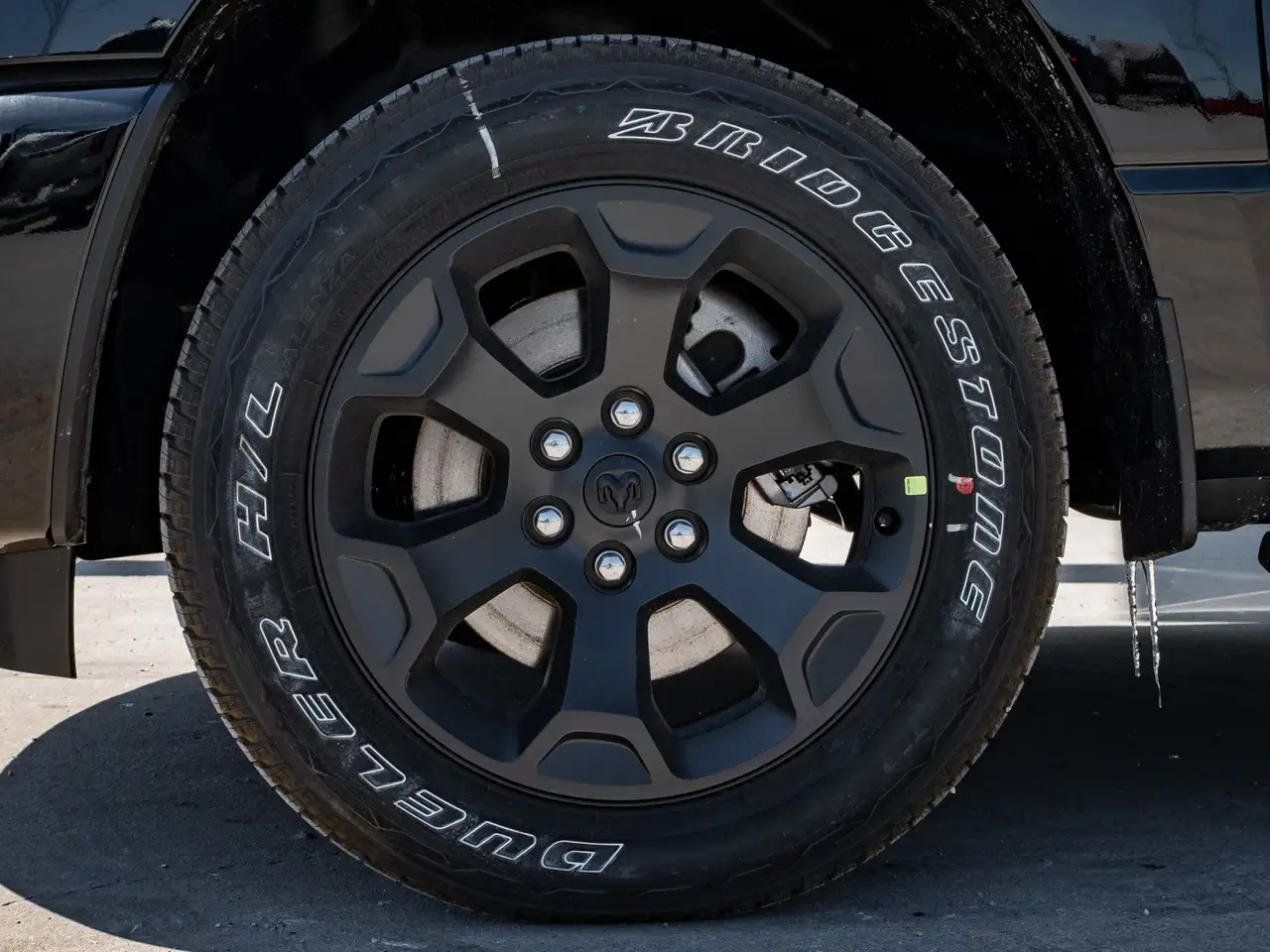 RAM 1500 снимка RAM 1500