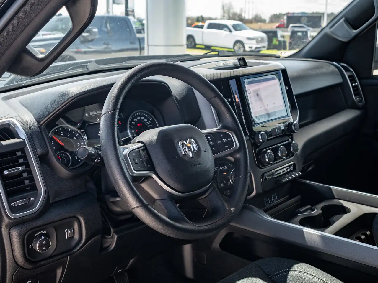 RAM 1500 снимка RAM 1500