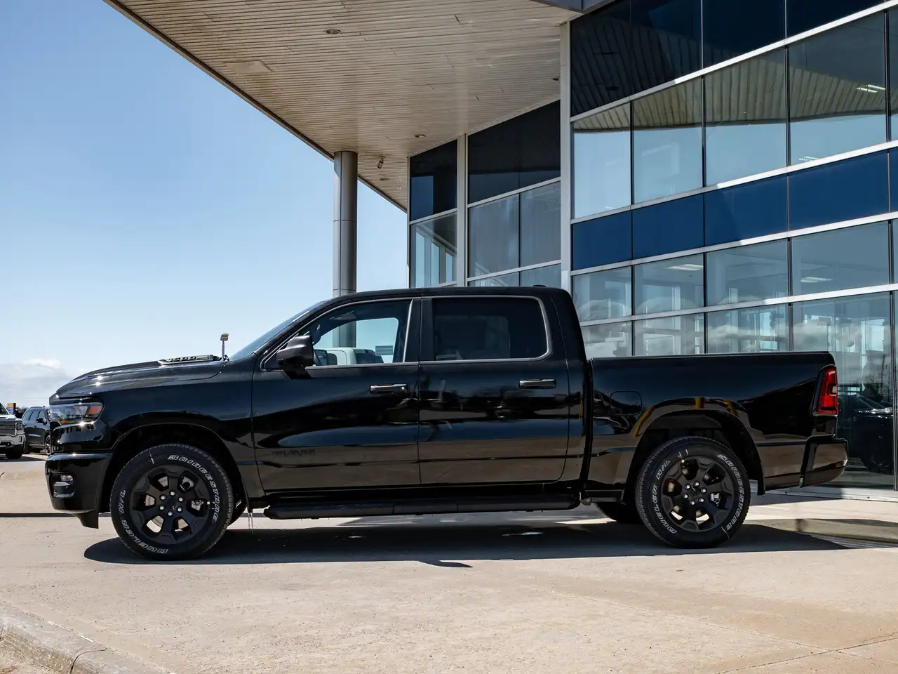 RAM 1500 снимка RAM 1500