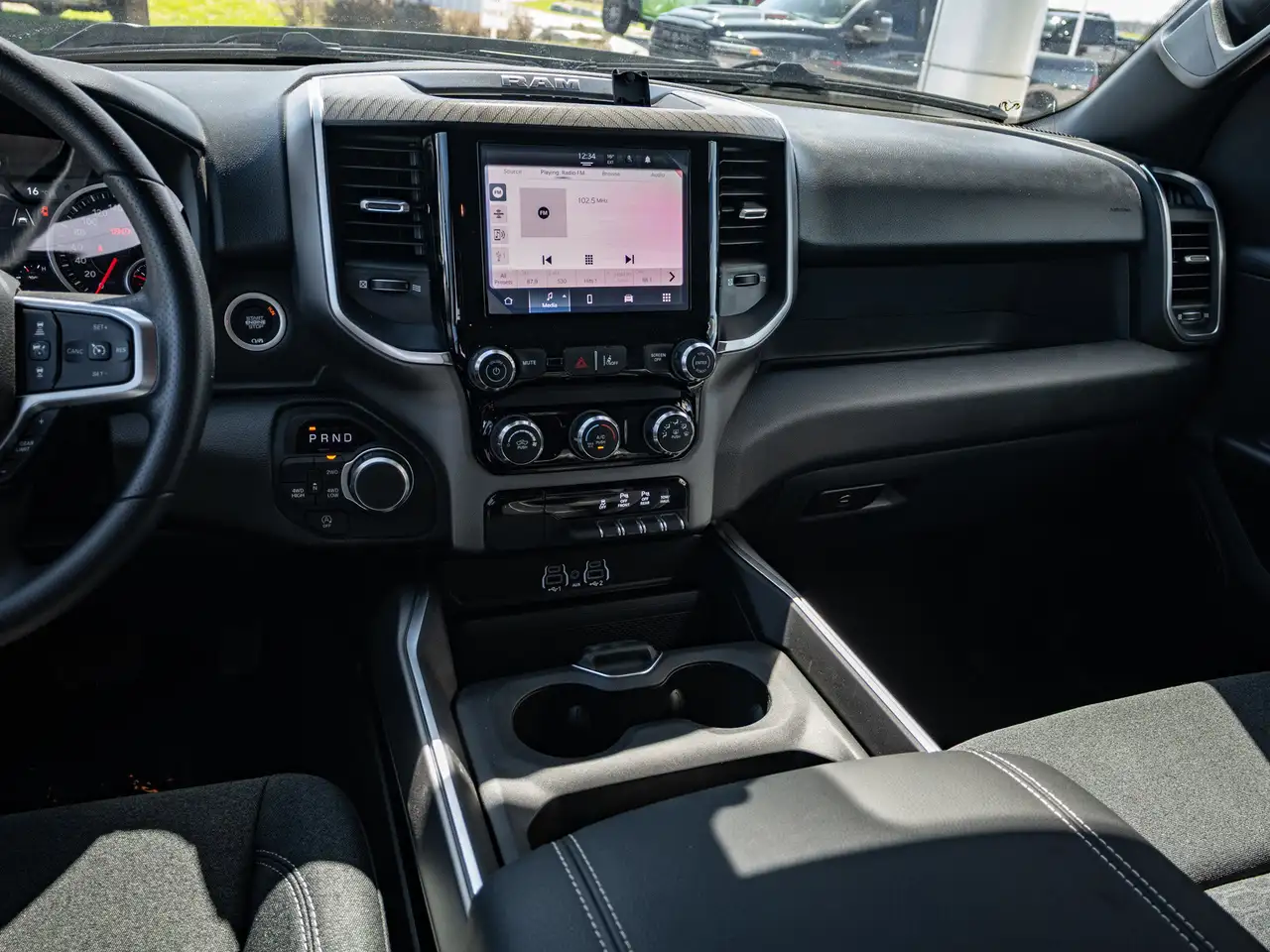 RAM 1500 снимка RAM 1500