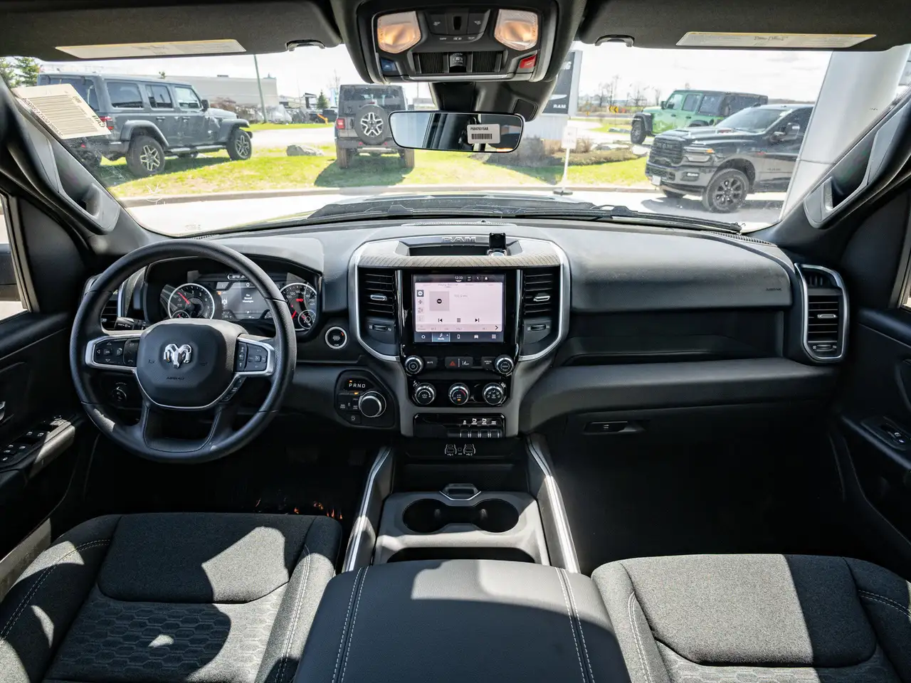 RAM 1500 снимка RAM 1500