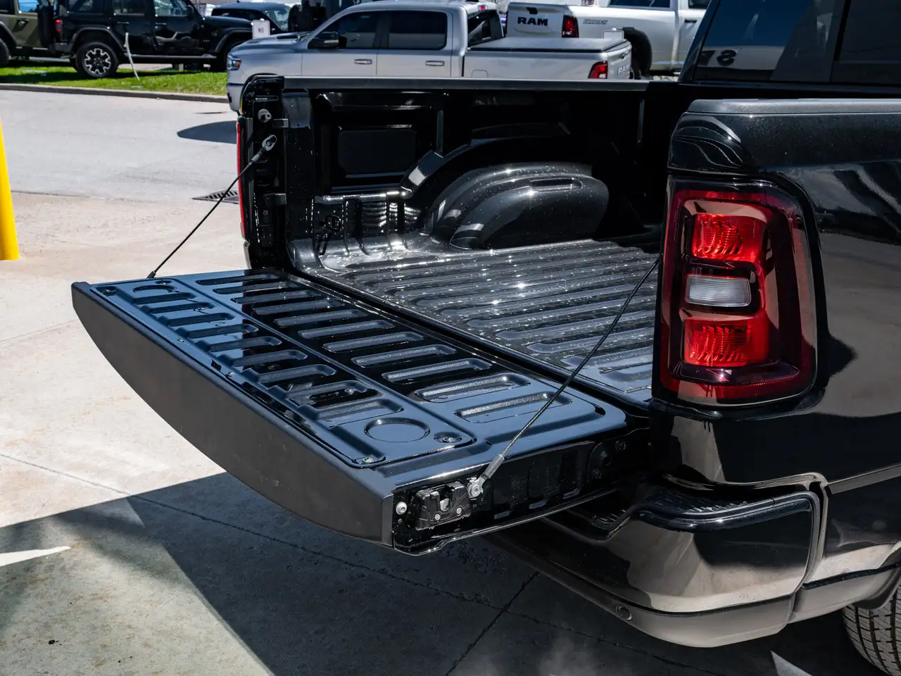 RAM 1500 снимка RAM 1500