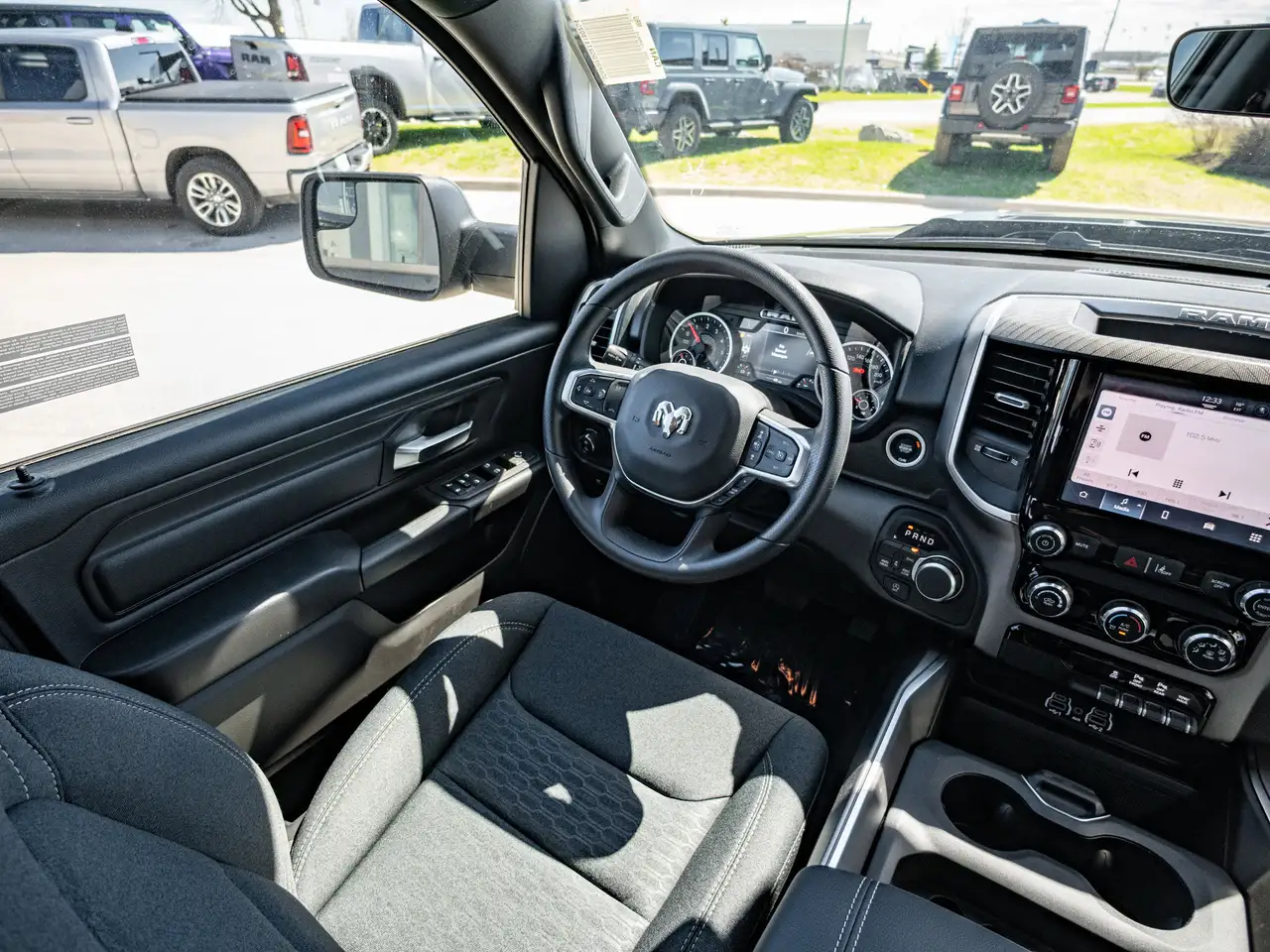 RAM 1500 снимка RAM 1500