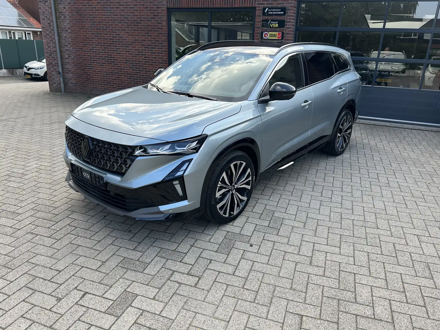 Renault Espace E-Tech full hybrid 200 iconic 5p. Gris - 1