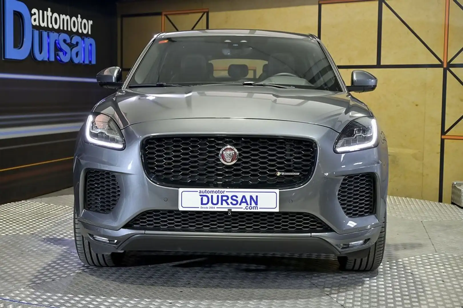 Jaguar E-Pace 2.0D 110kW RDynamic 4WD Grau - 2