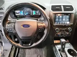 Ford Explorer photo Ford Explorer