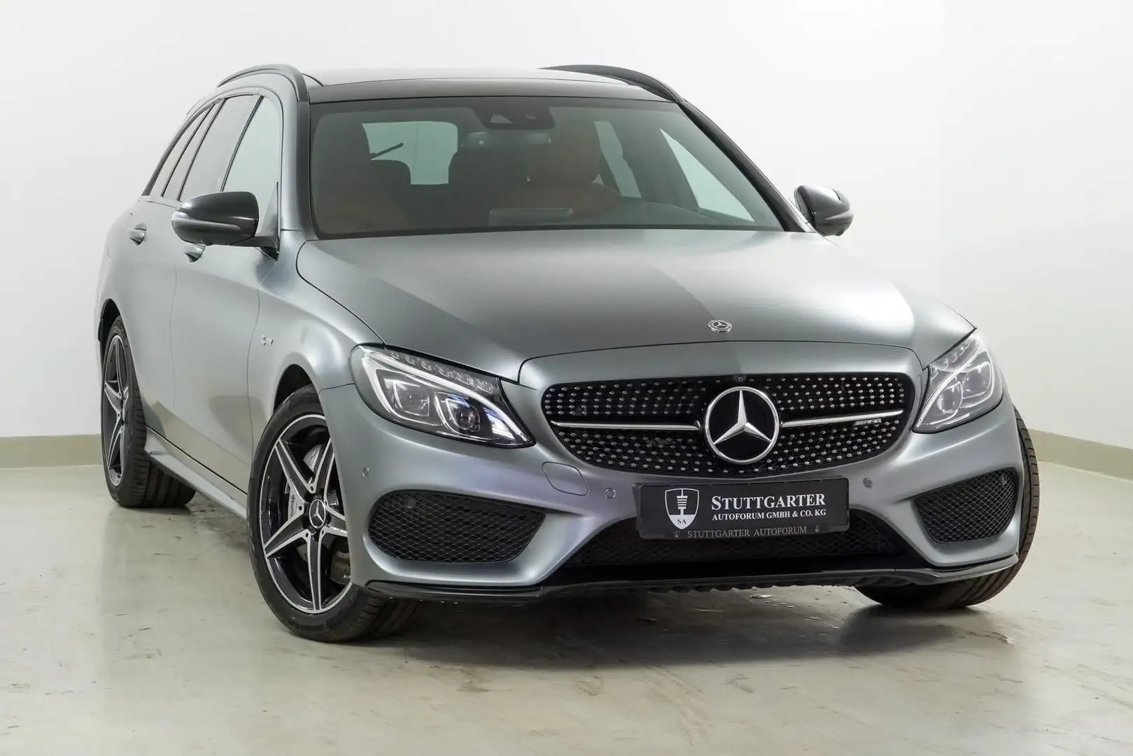 Mercedes-Benz C 43 AMG 4Matic 360K Pano AHK Perf-Abgas Keyless Gris - 1