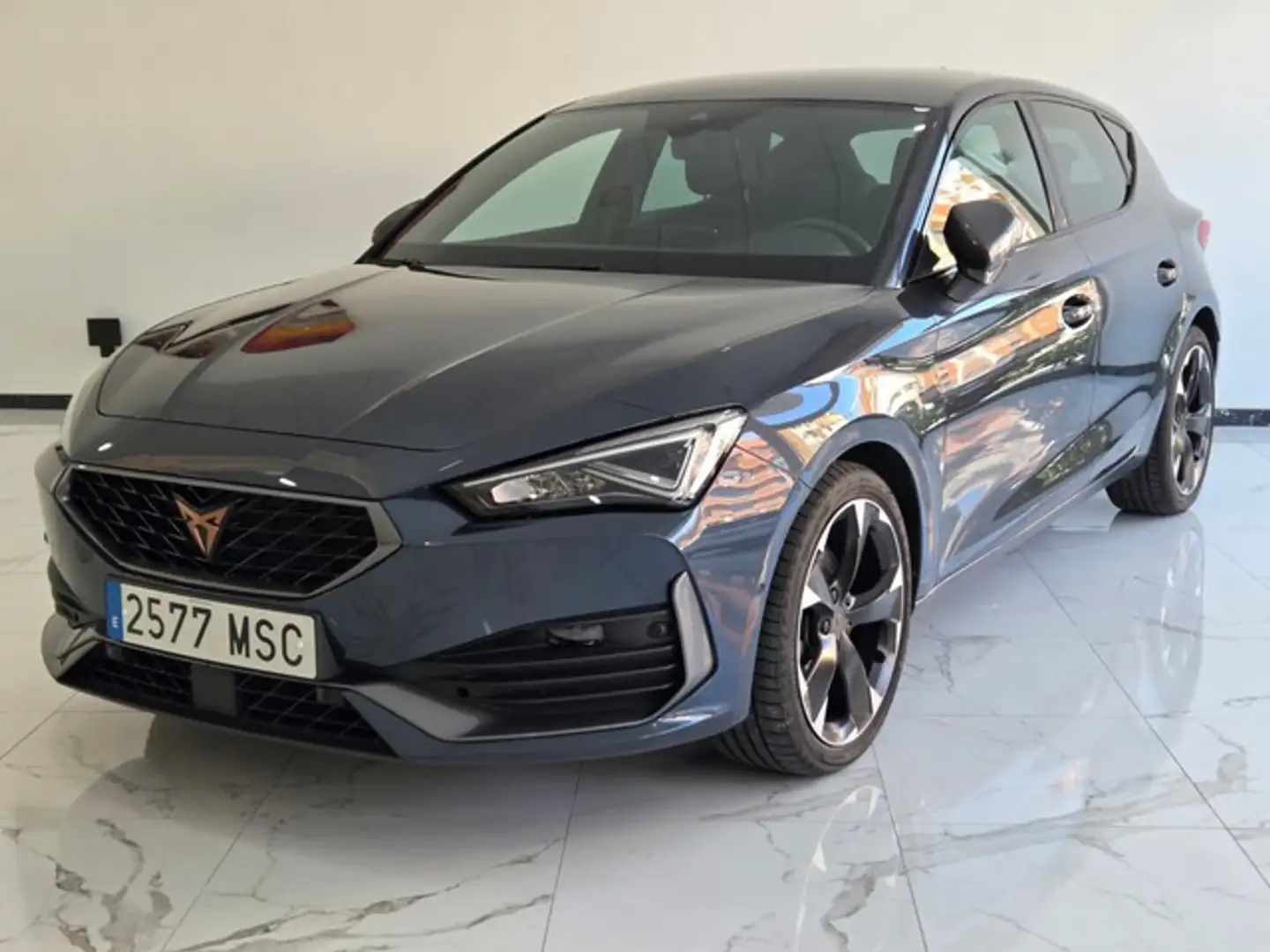 CUPRA Leon 1.5 eTSI 110 DSG Gris - 2
