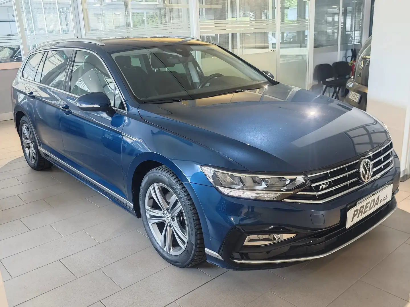 Volkswagen Passat Variant Passat Variant 1.6 TDI SCR DSG R-Line Blu/Azzurro - 1