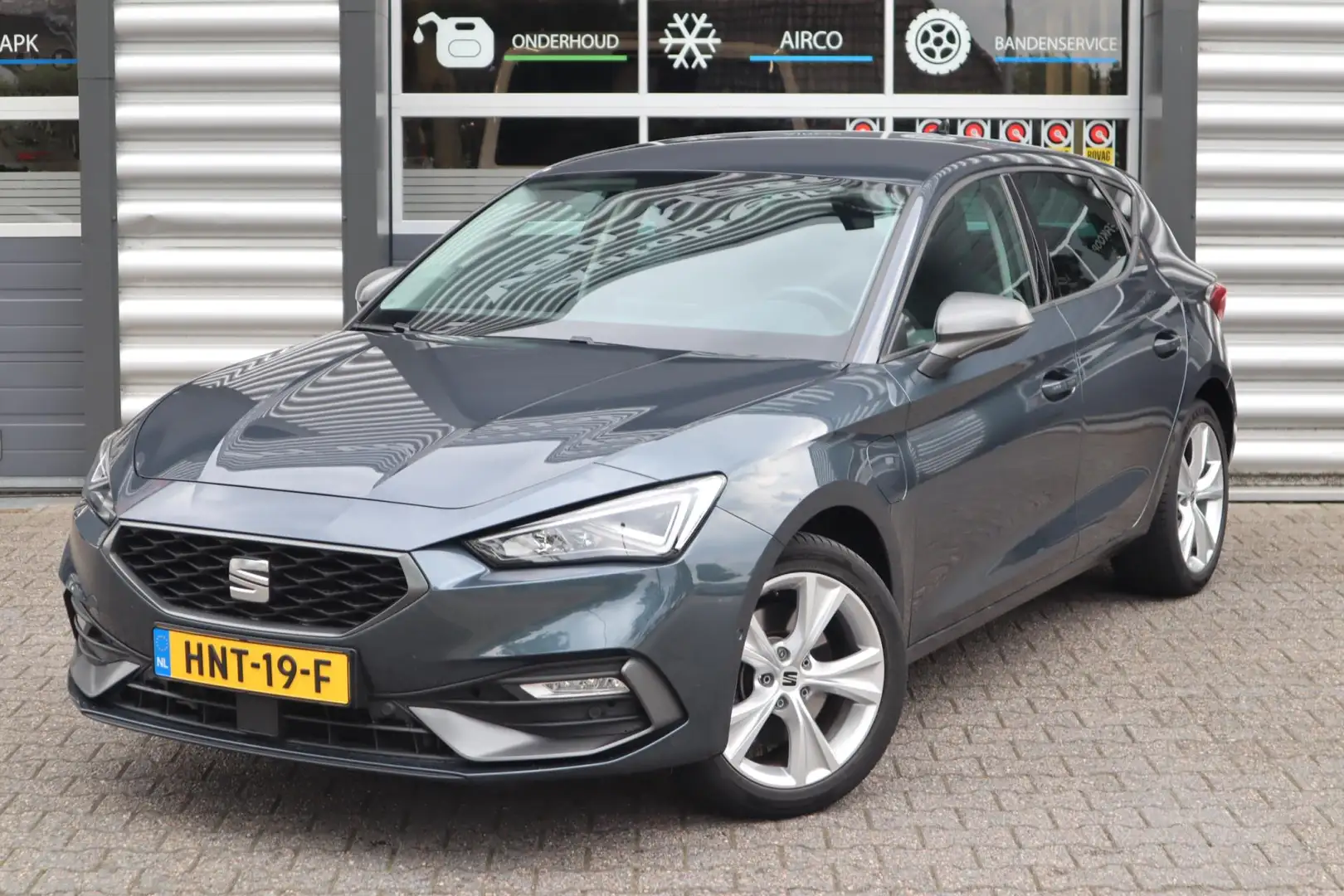 SEAT Leon e-Hybrid Sportstourer 1.4 TSI eHybrid PHEV FR Business Inte Gris - 1
