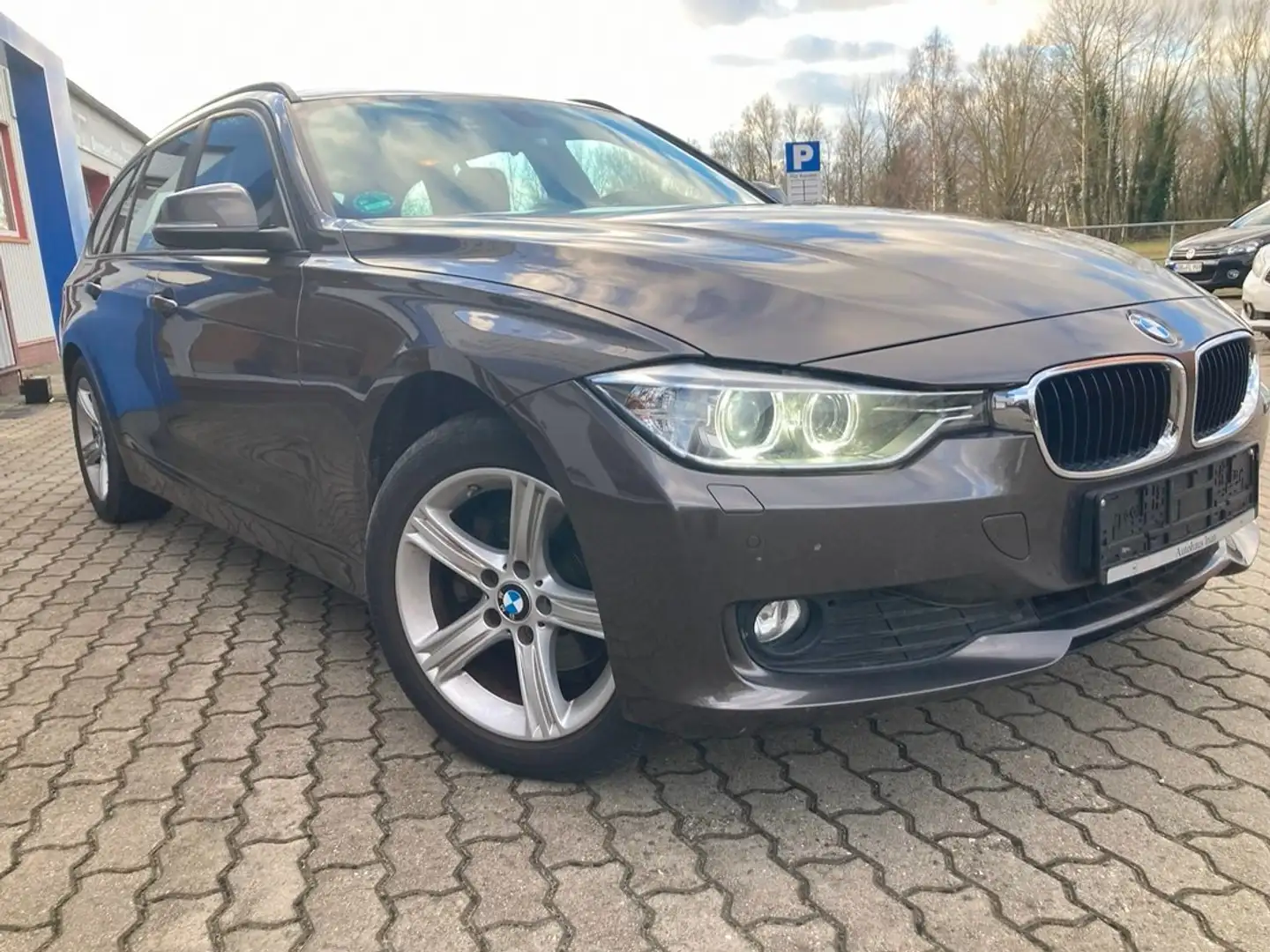 BMW 320 320 d Braun - 2