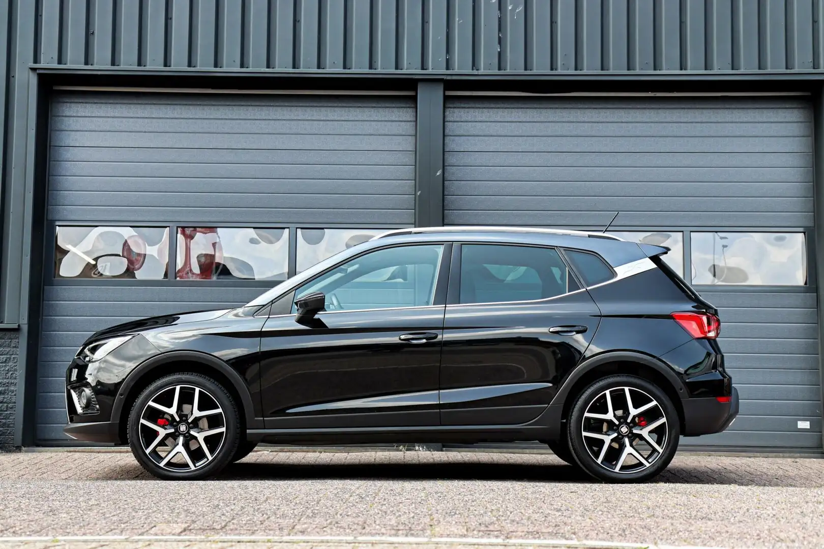 SEAT Arona 1.0 TSI FR /LED/BEATS/VIRTUAL/CAMERA/CARPLAY/KEYLE Noir - 2