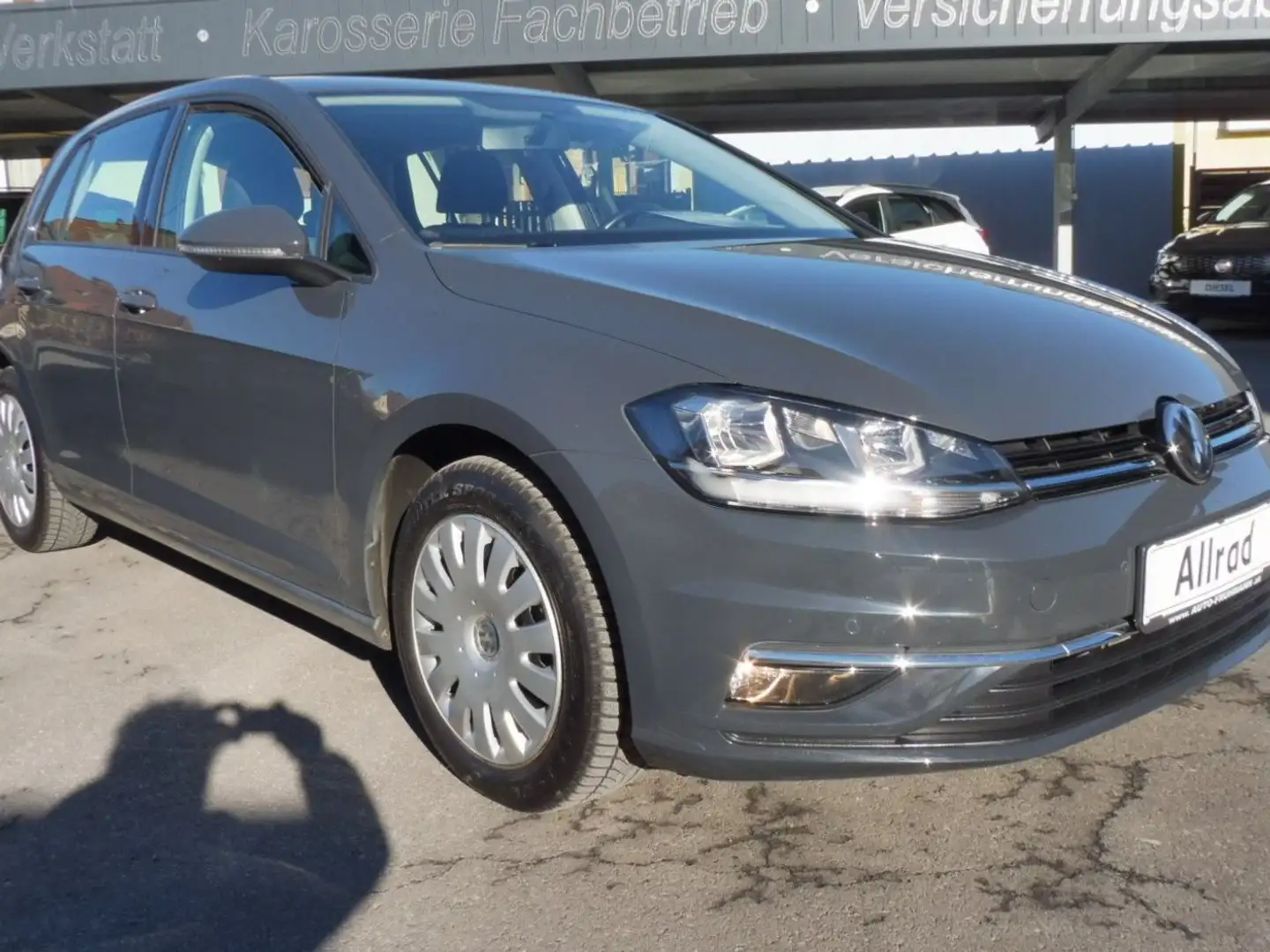 Volkswagen Golf Comfortline 2,0 TDI 4Motion Grau - 2