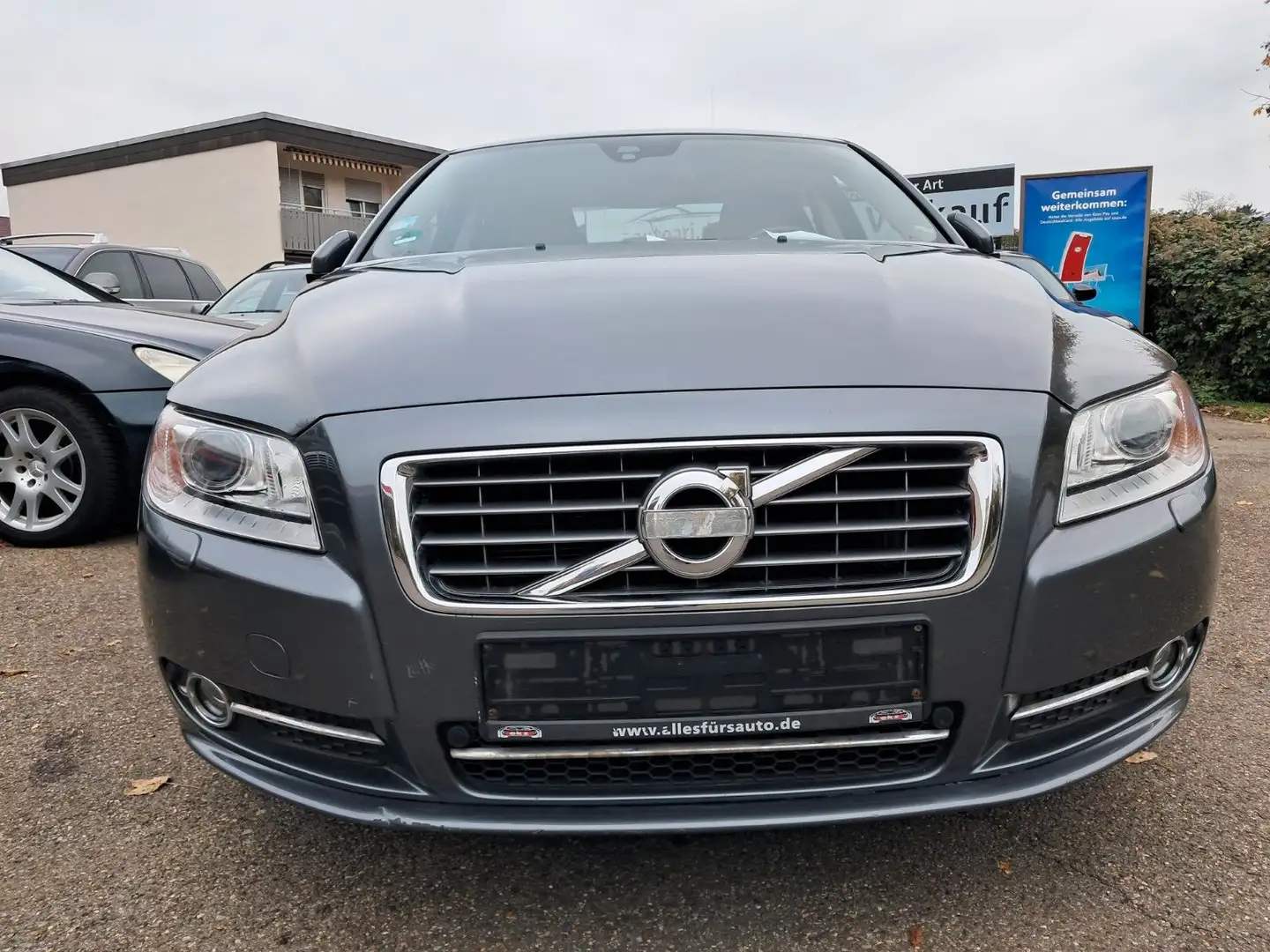 Volvo S80 Lim. D3 Momentum Tüv neu Scheckheftgepfl Grau - 2