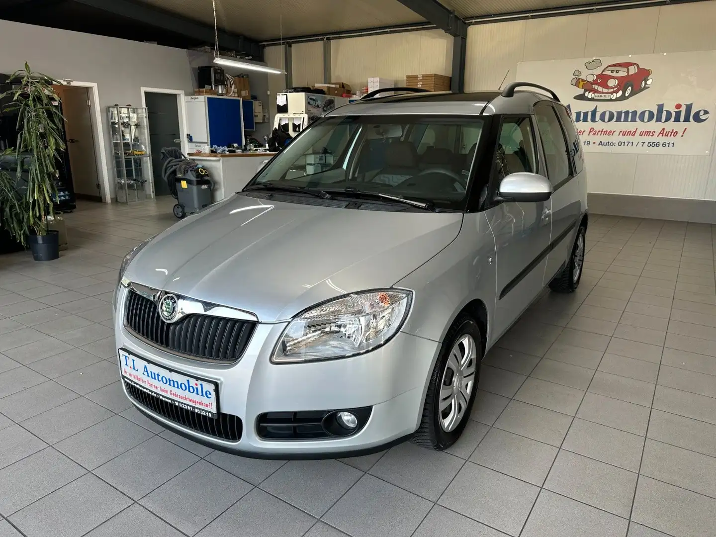 Skoda Roomster 1.4 TDI Klima/AHK/SHZ/Panoramadach 2.Hd Silber - 1