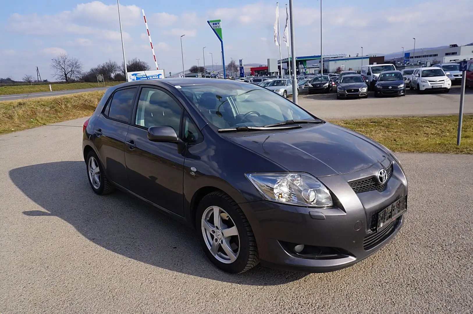 Toyota Auris 2,2 D-4D 180 D-CAT Premium X Grau - 2