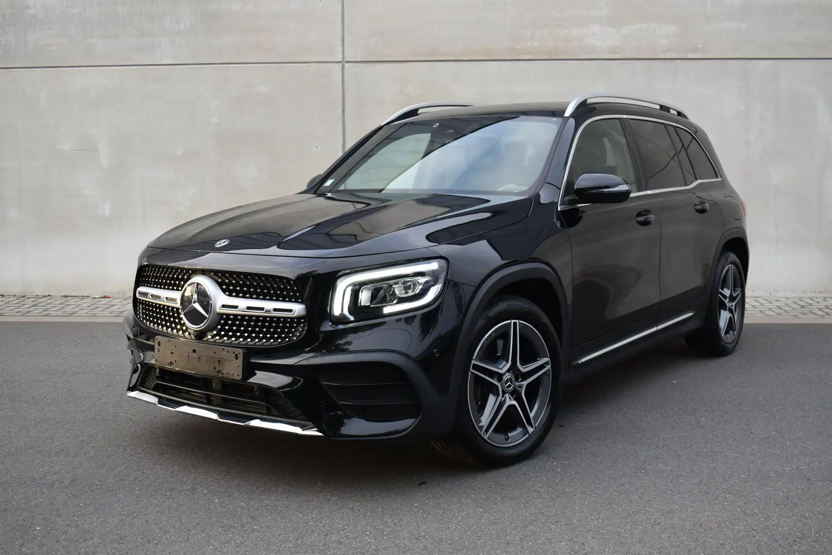 Mercedes-Benz GLB 220 d 4-Matic *AMG* 7 Places TVA Zwart - 1