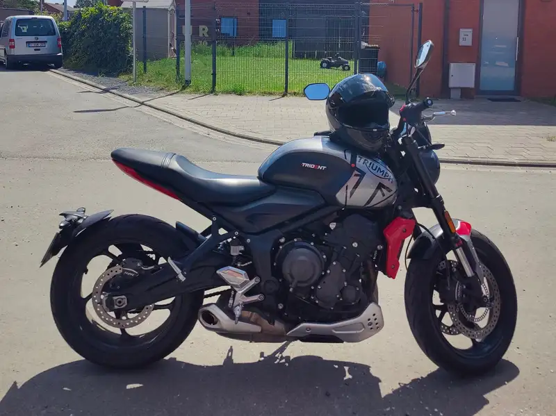 Triumph TRIDENT 660 - foto 2