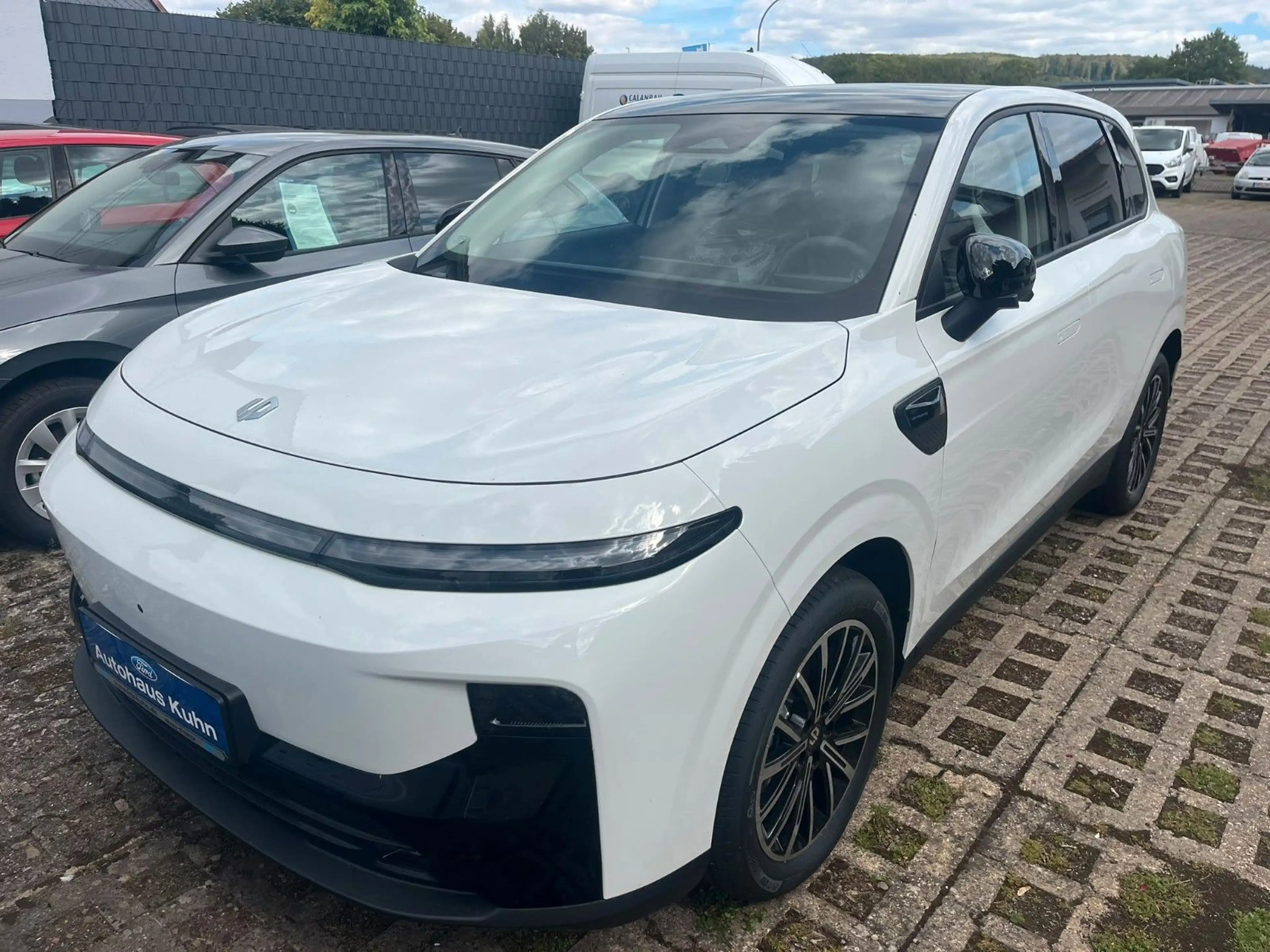 Leapmotor B10 Design Pro Max,Wärmep.gr.Akku67kw/h,Sitzbelü — photo 12