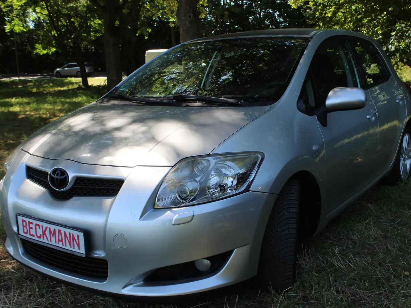Toyota Auris D-CAT Grau - 1