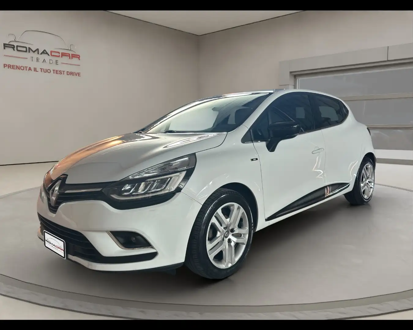 Renault Clio 4ª serie - Clio TCe 12V 75 CV 5 porte Moschino Lif Bianco - 2
