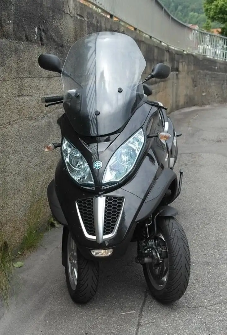 Piaggio MP3 500 Black - 1