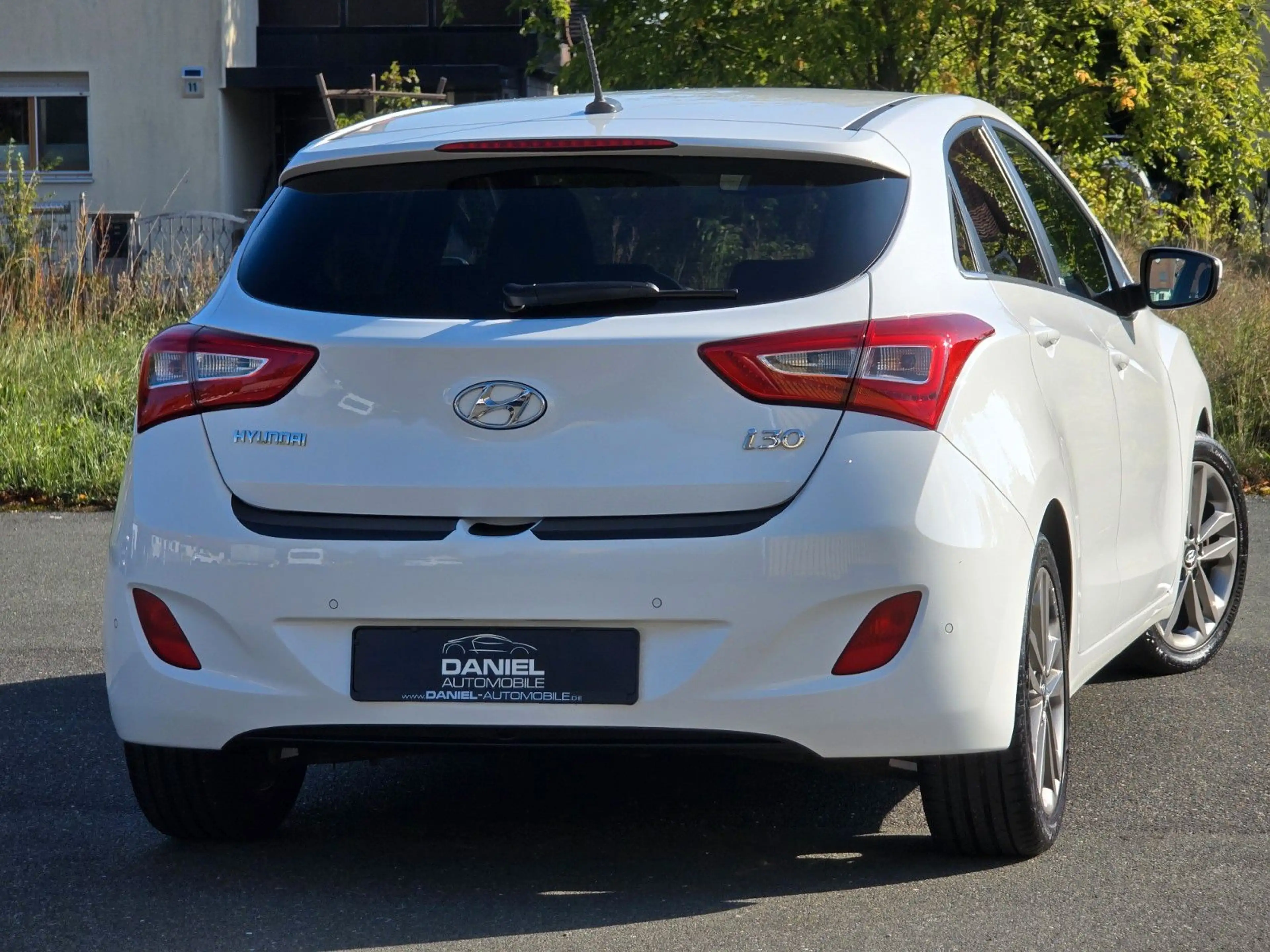 Hyundai i30 Lim. 1.6 CRDi blue Passion Aut. NAVI+KAM+ALU — photo 5
