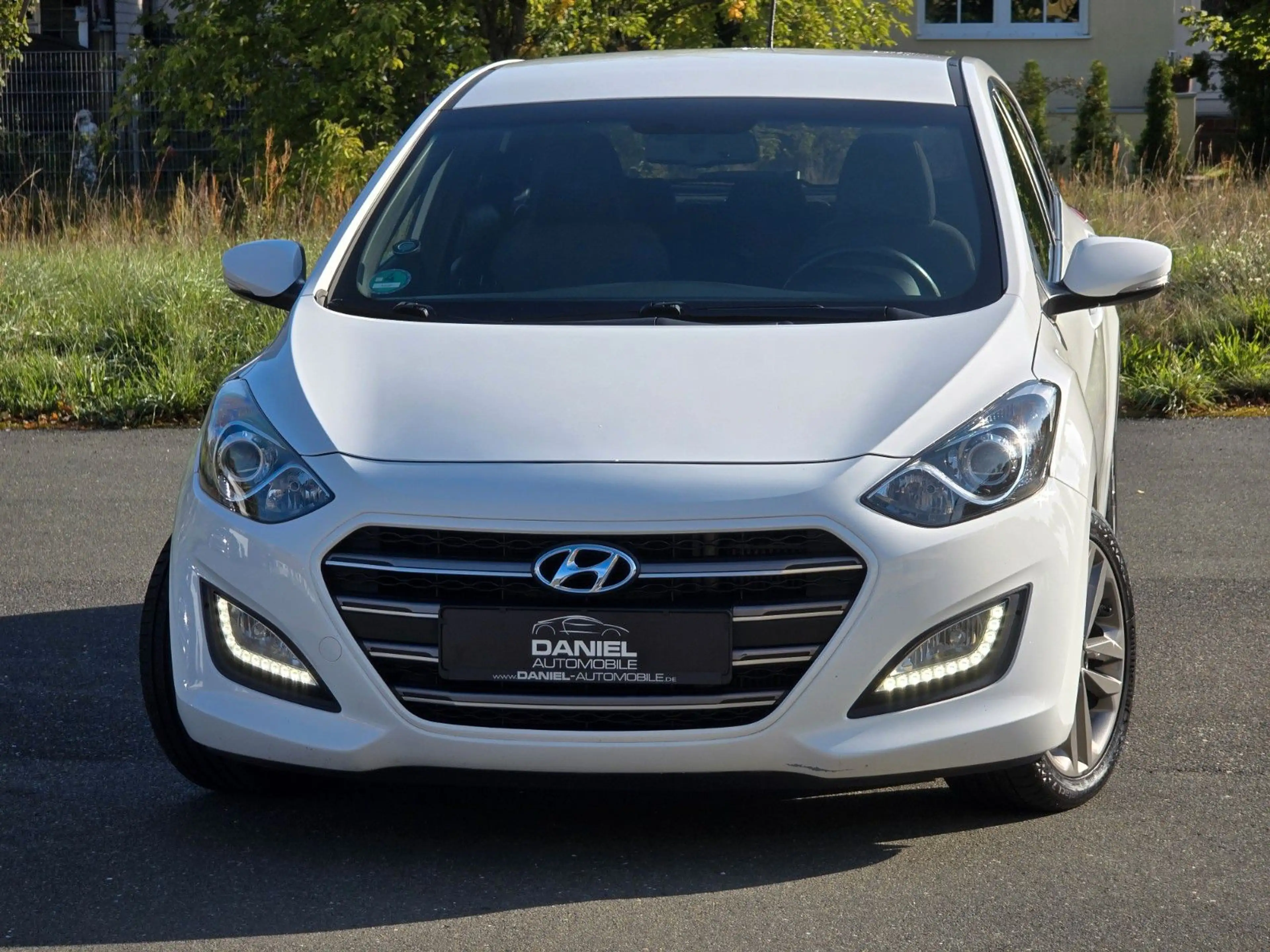Hyundai i30 Lim. 1.6 CRDi blue Passion Aut. NAVI+KAM+ALU — photo 9