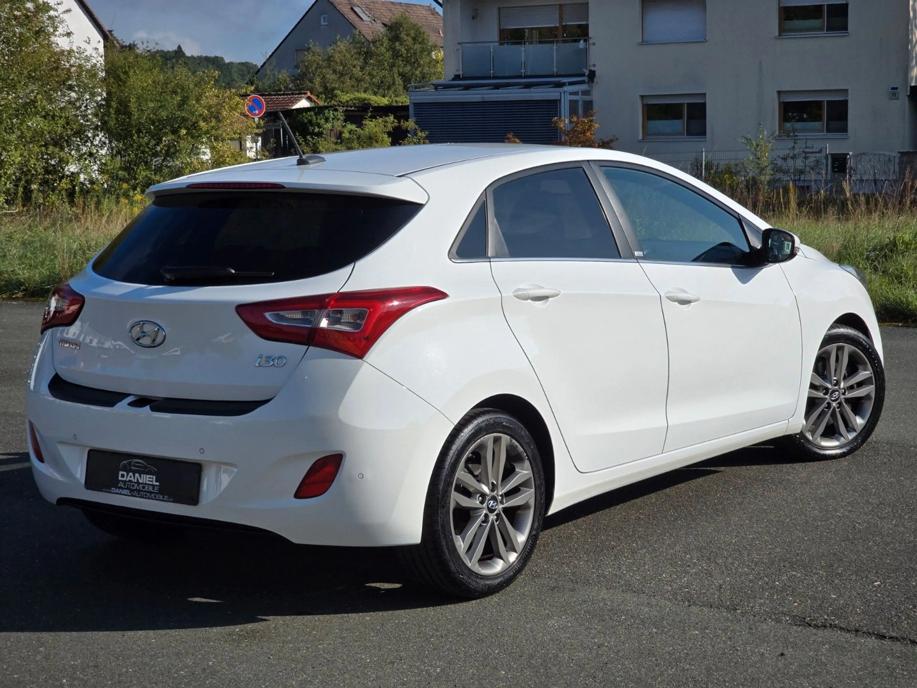 Hyundai i30 Lim. 1.6 CRDi blue Passion Aut. NAVI+KAM+ALU — photo 6