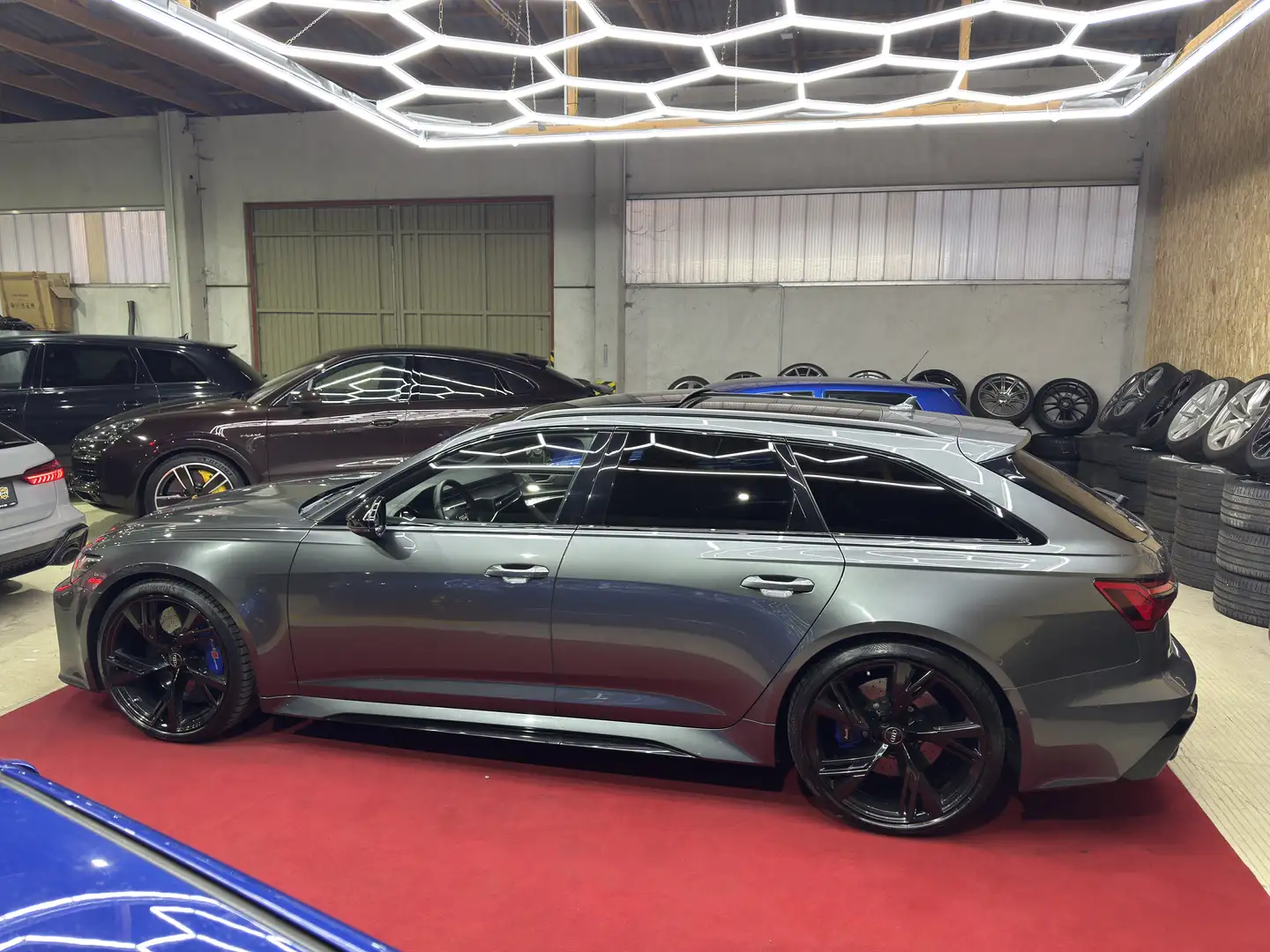 Audi RS6 4.0 TFSI quattro *Keramik Bremsen* *Pano* Grau - 2