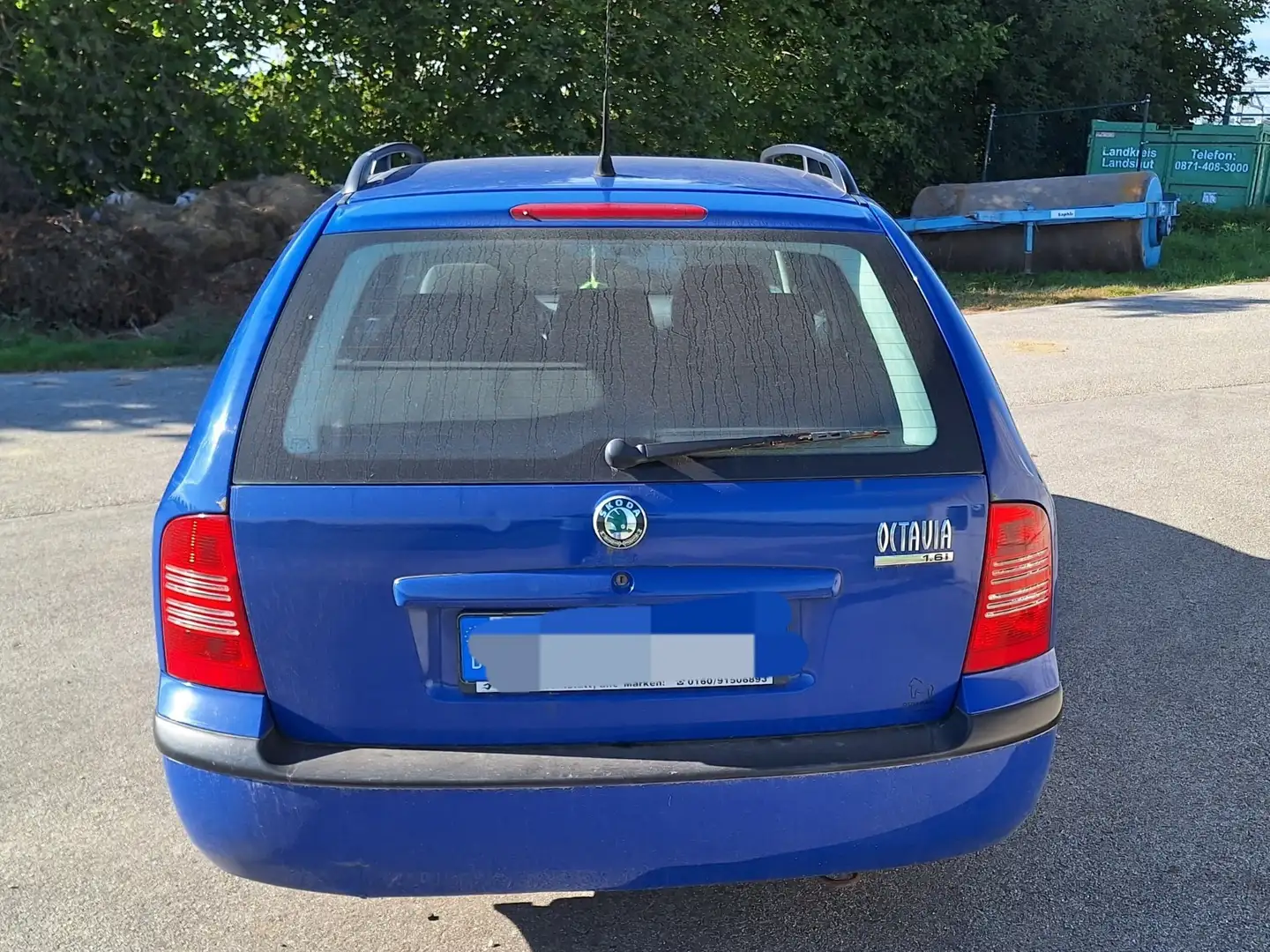 Skoda Octavia 1.6 Combi Family Edition Blau - 2