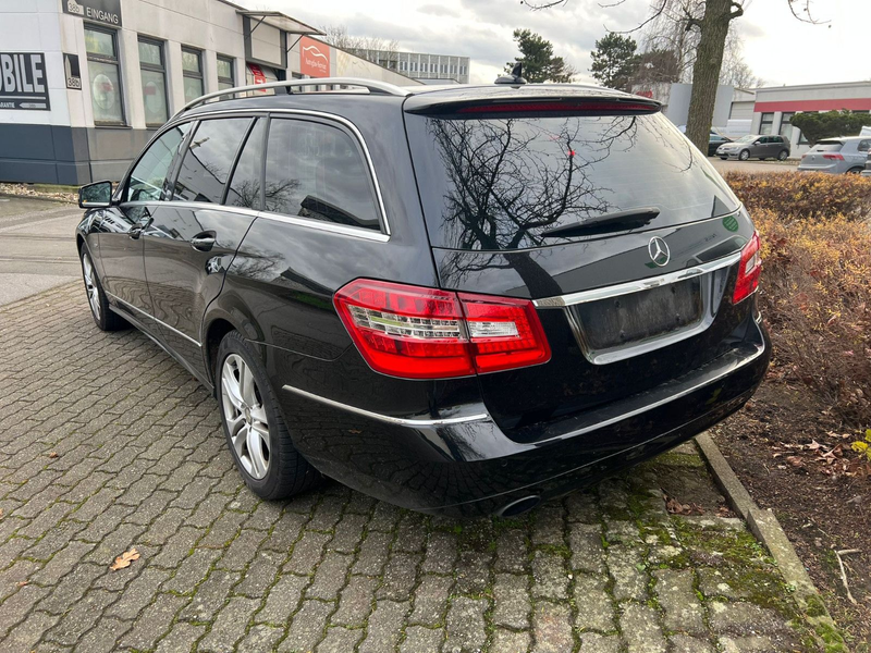 Mercedes-Benz E 350 E T-Modell E 350 CGI AVANTGARDE — photo 2