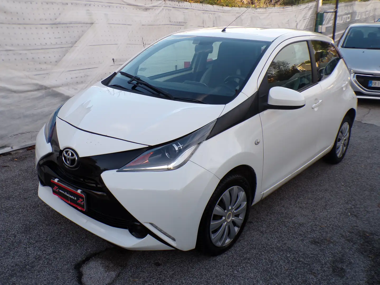 Toyota Aygo 5p 1.0 BLUETOOTH..CRUISE..RETROCAMERA.. Bianco - 2