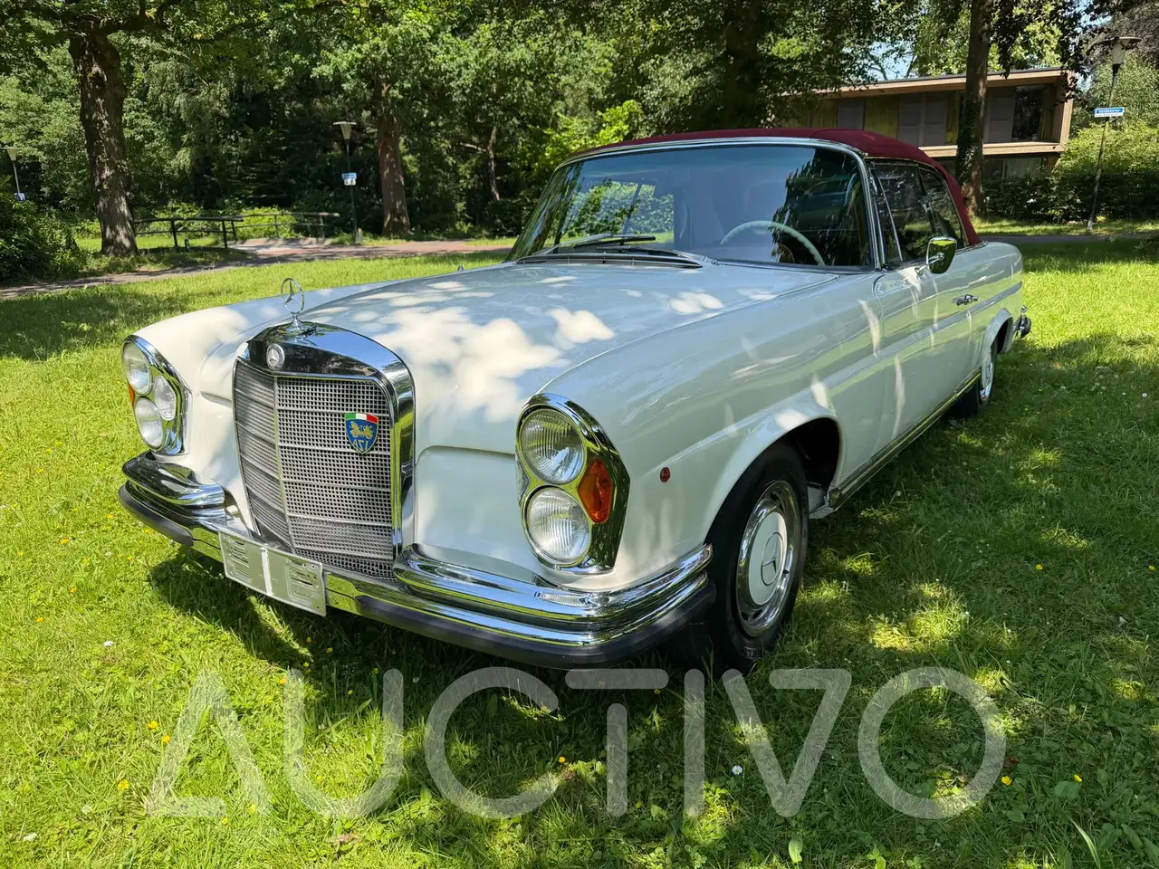 Mercedes-Benz 200