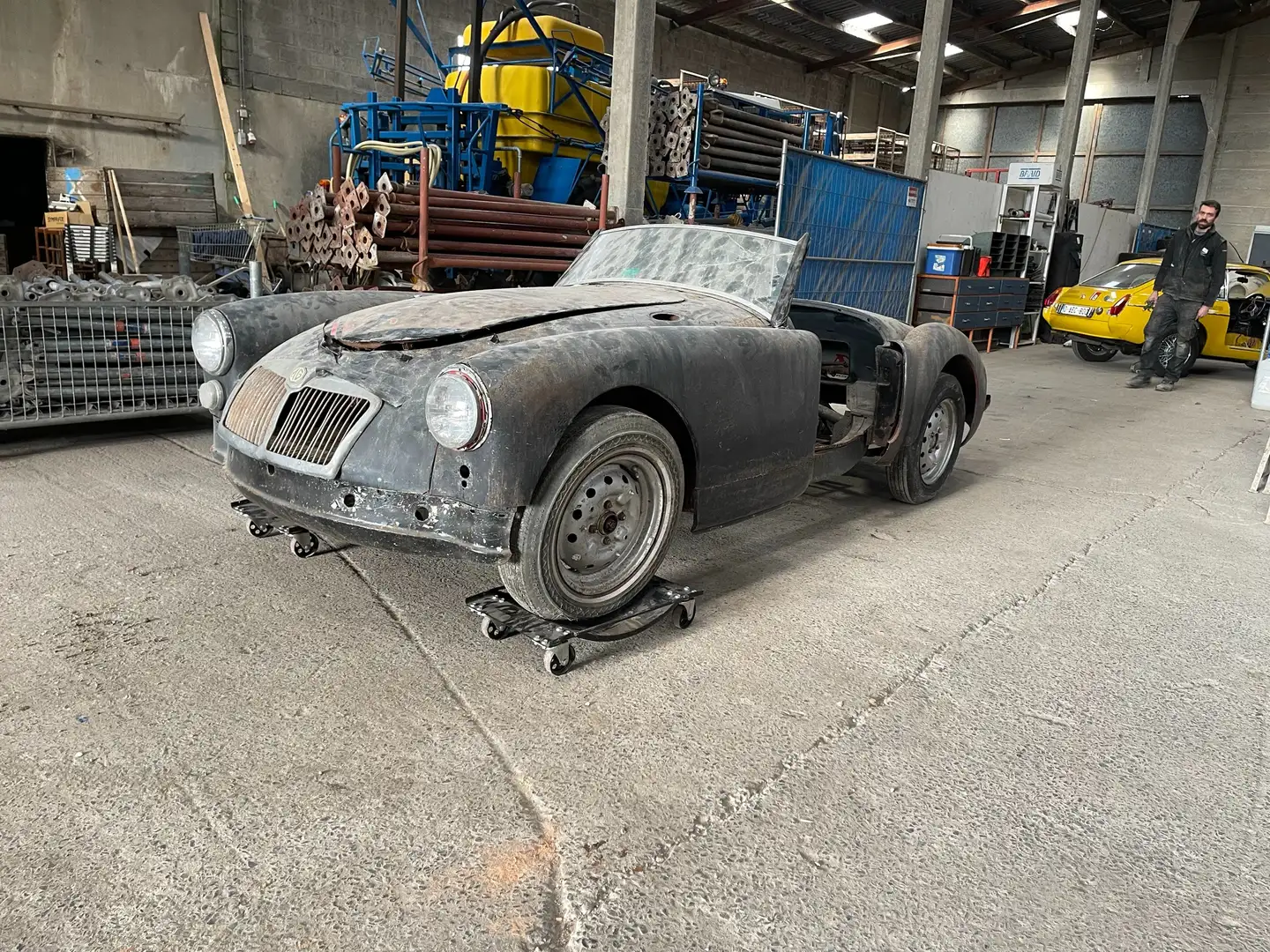 MG MGA Negro - 2