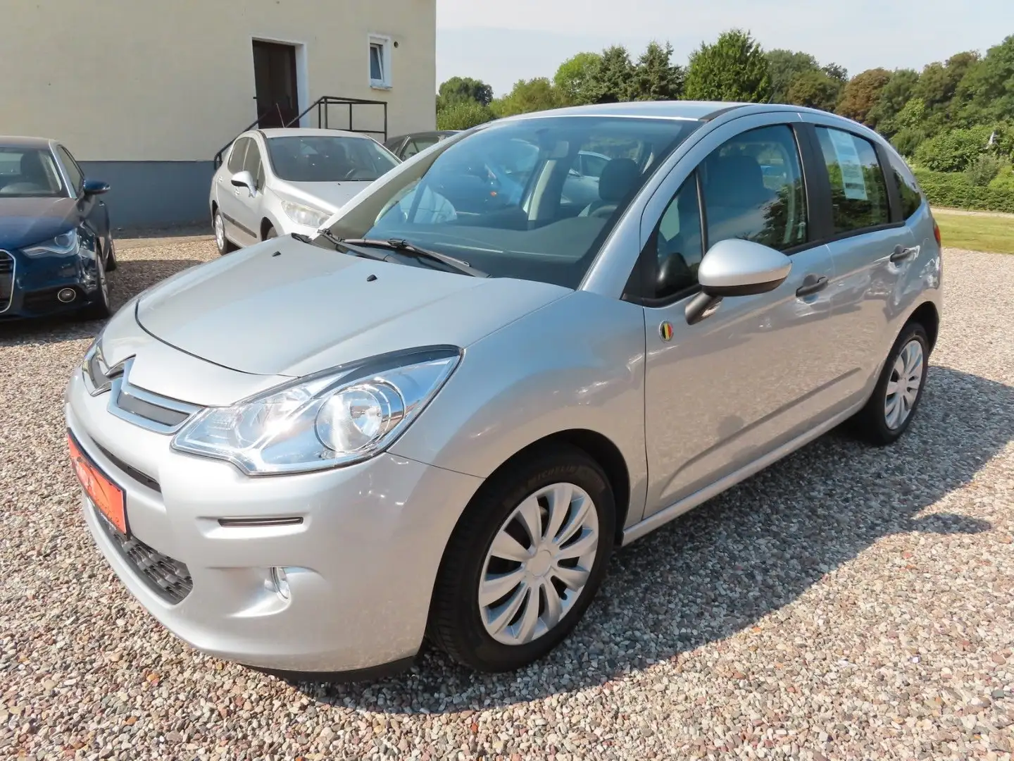 Citroen C3 PureTech 68 Selection Silber - 1