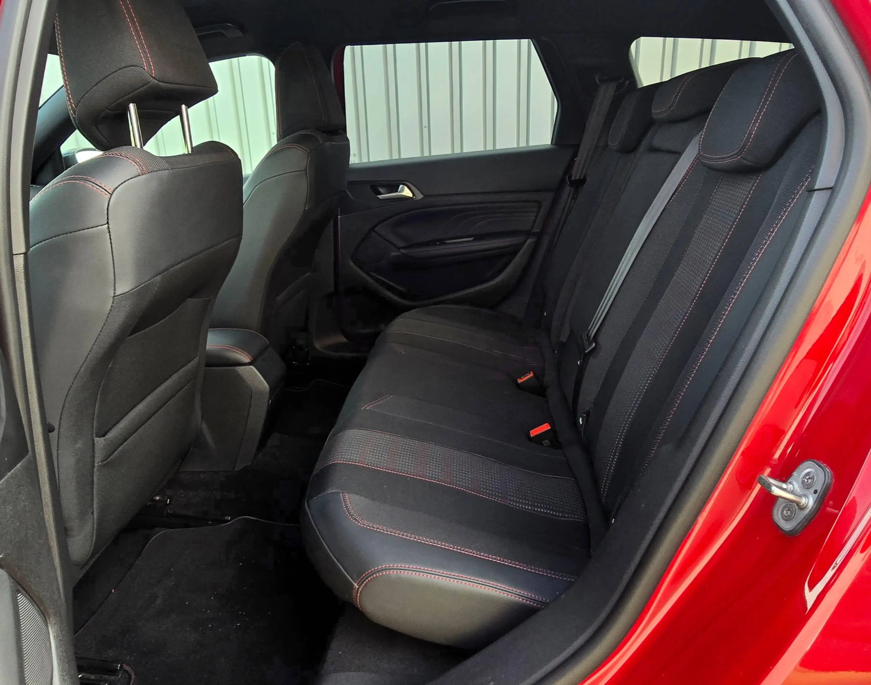 Peugeot 308 308 GT Line / Scheckheftgepflegt / Top Ausstattung — photo 12