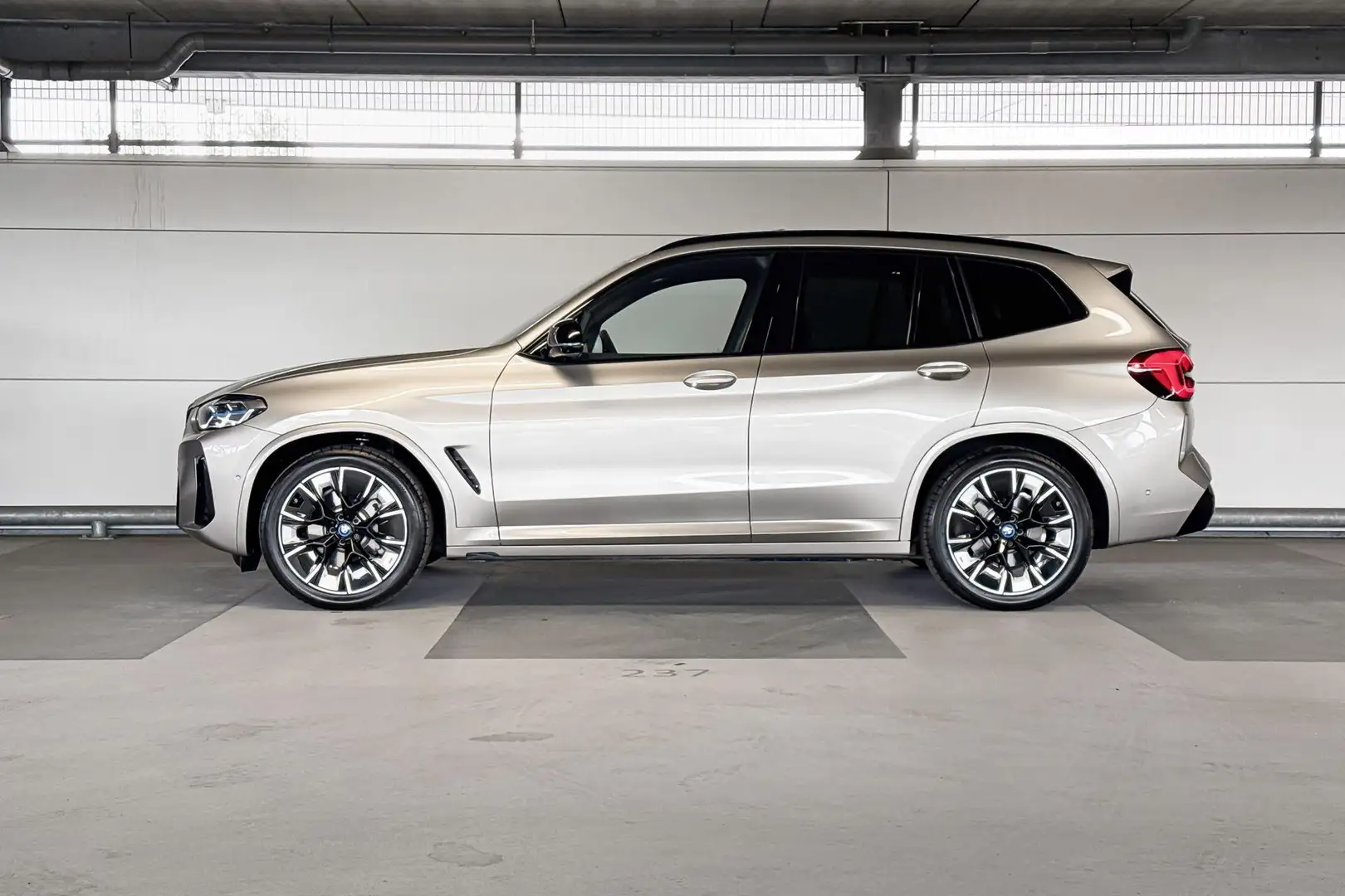 BMW iX3 High Executive 80 kWh Gris - 2