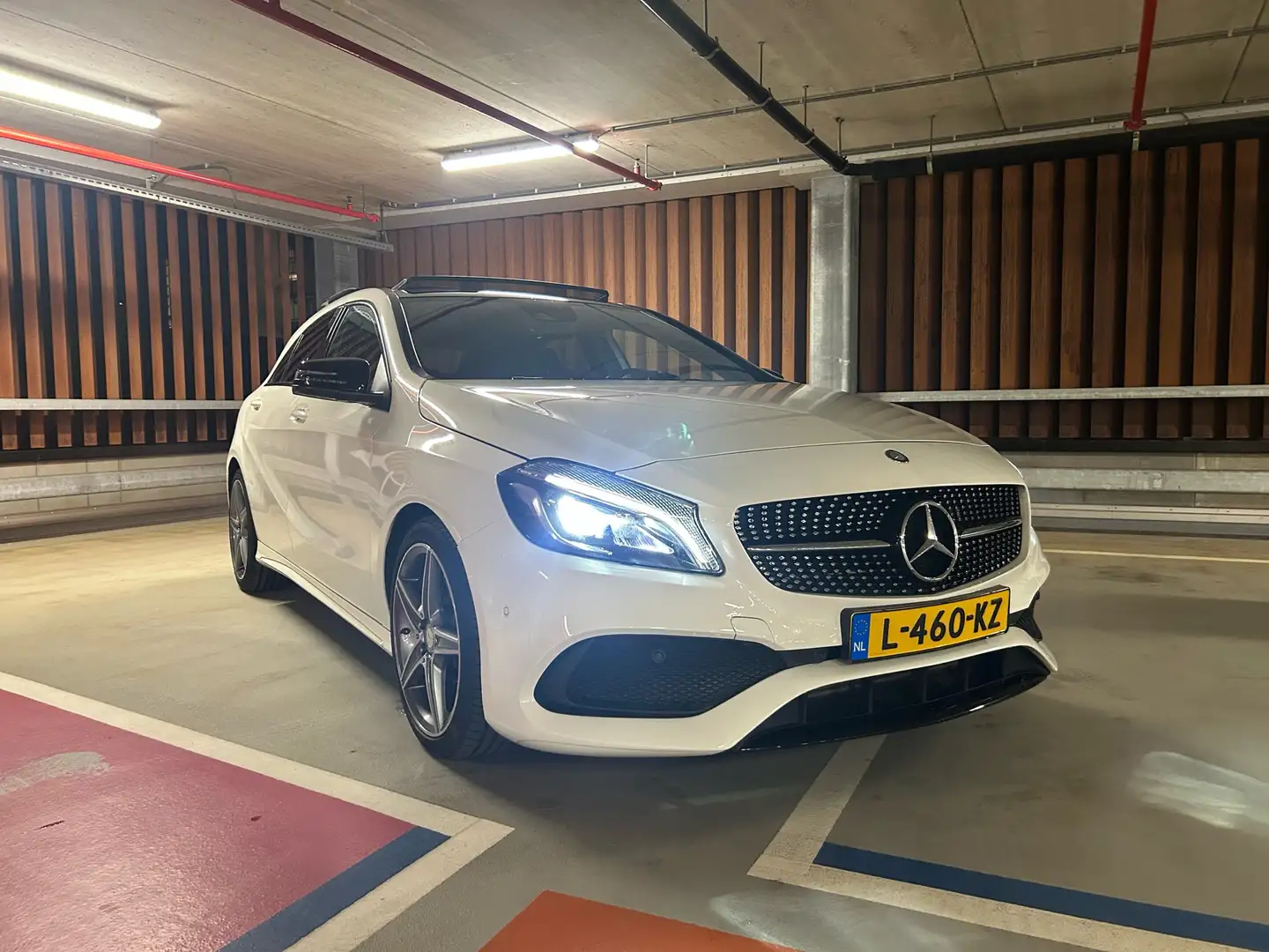 Mercedes-Benz A 180 Ambition AMG line Wit - 1