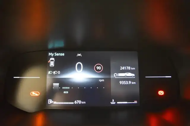 Renault Clio view 8