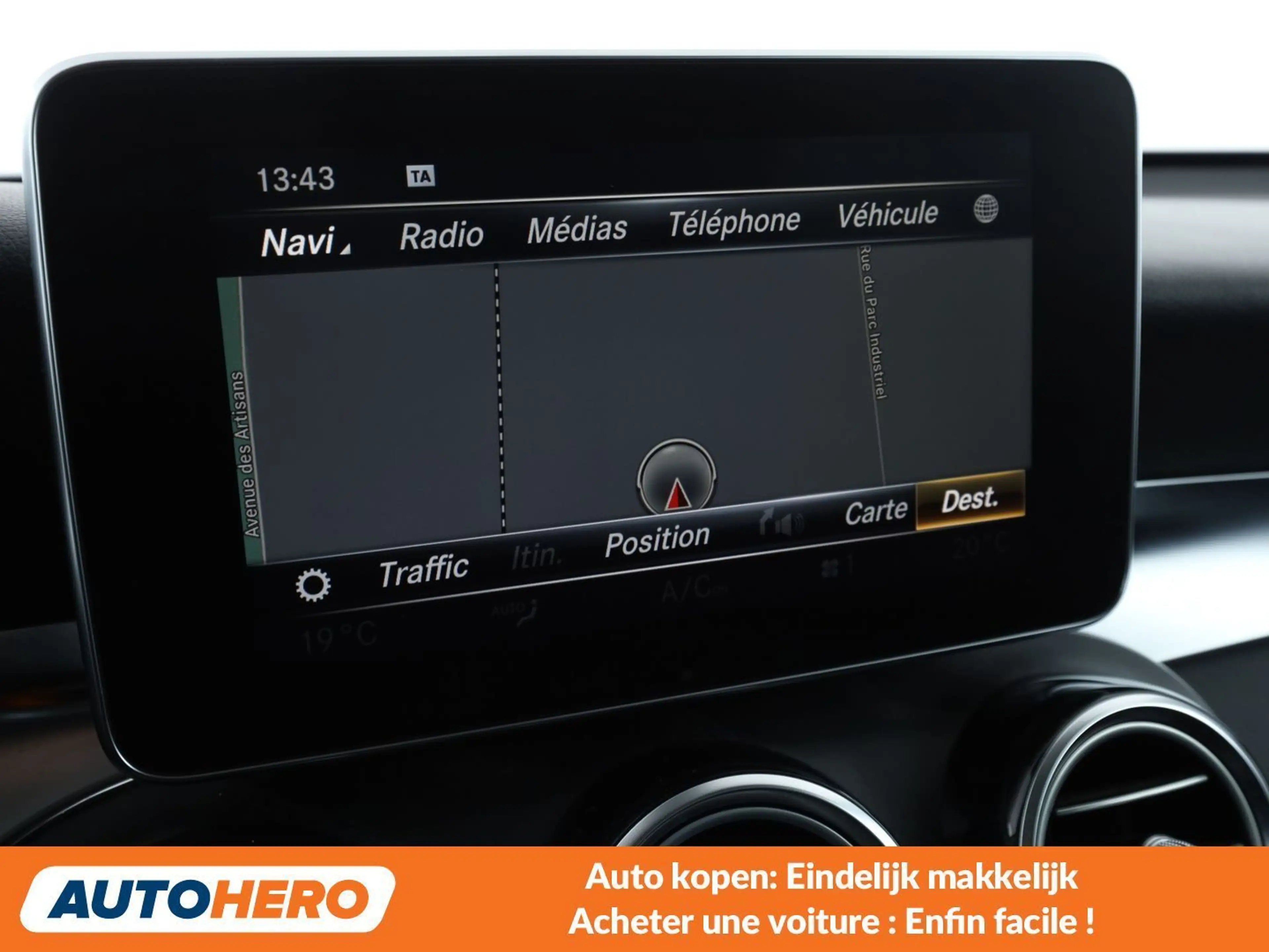 Mercedes-Benz GLC 250 GLC 250 4Matic AMG Line — photo 8