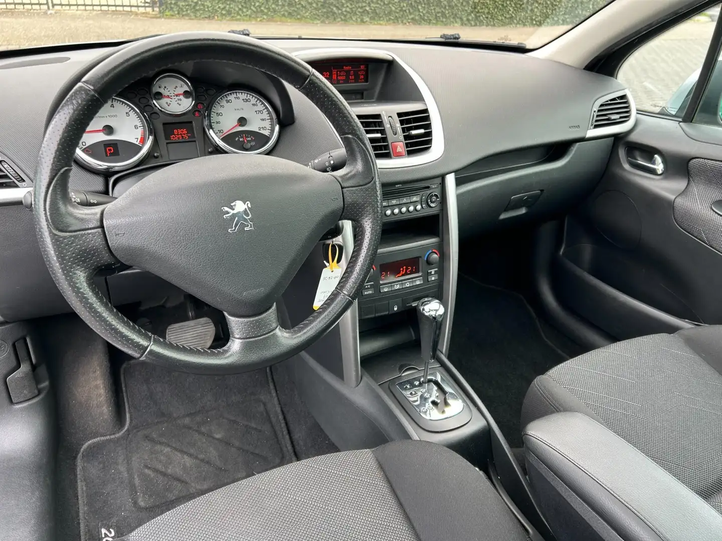 Peugeot 207 1.6 VTi XS Pack | Automaat | Cruise control | Clim Grijs - 2