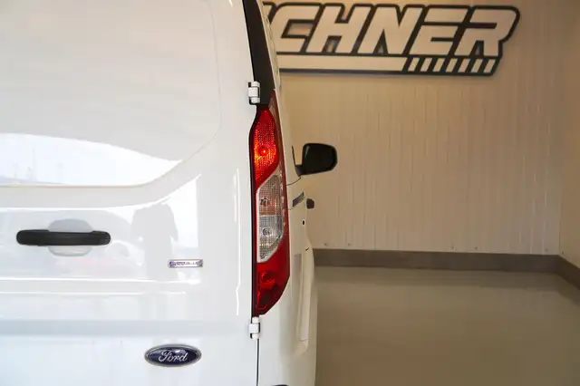 Ford Transit Connect view 6