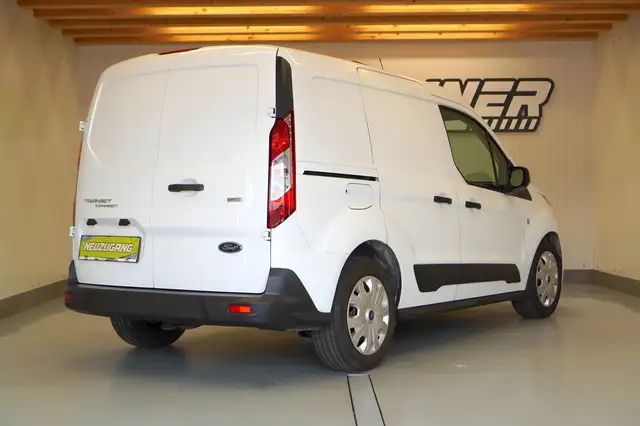 Ford Transit Connect view 4