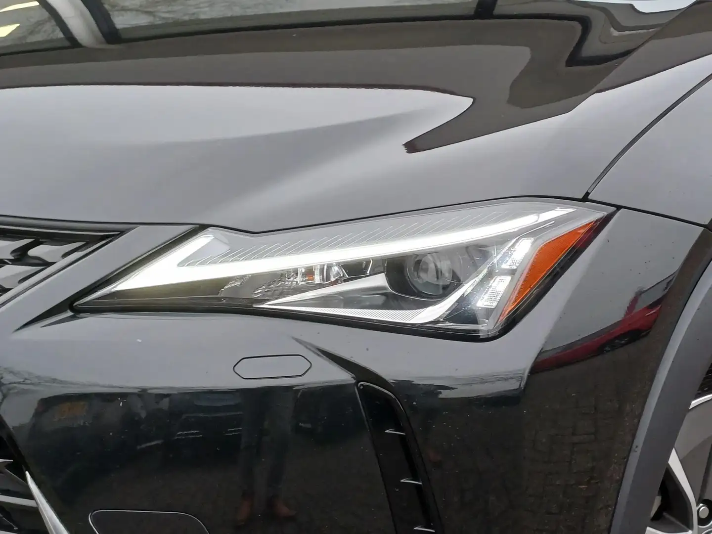 Lexus UX 300e Business 54 kWh 204 PK | Clima | Cruise | Carplay Negro - 2