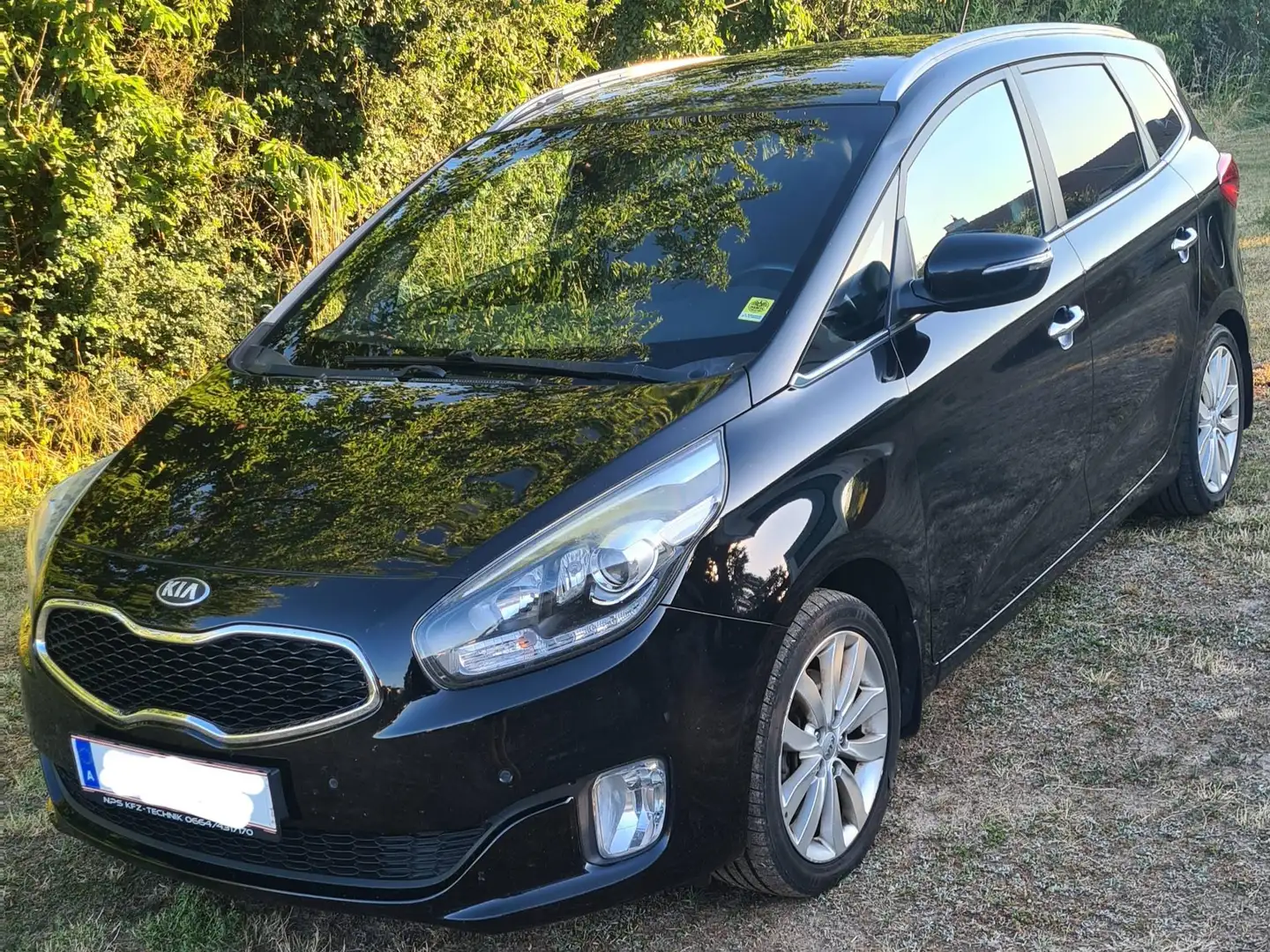 Kia Carens Active Pro 1.7 CRDI Schwarz - 1